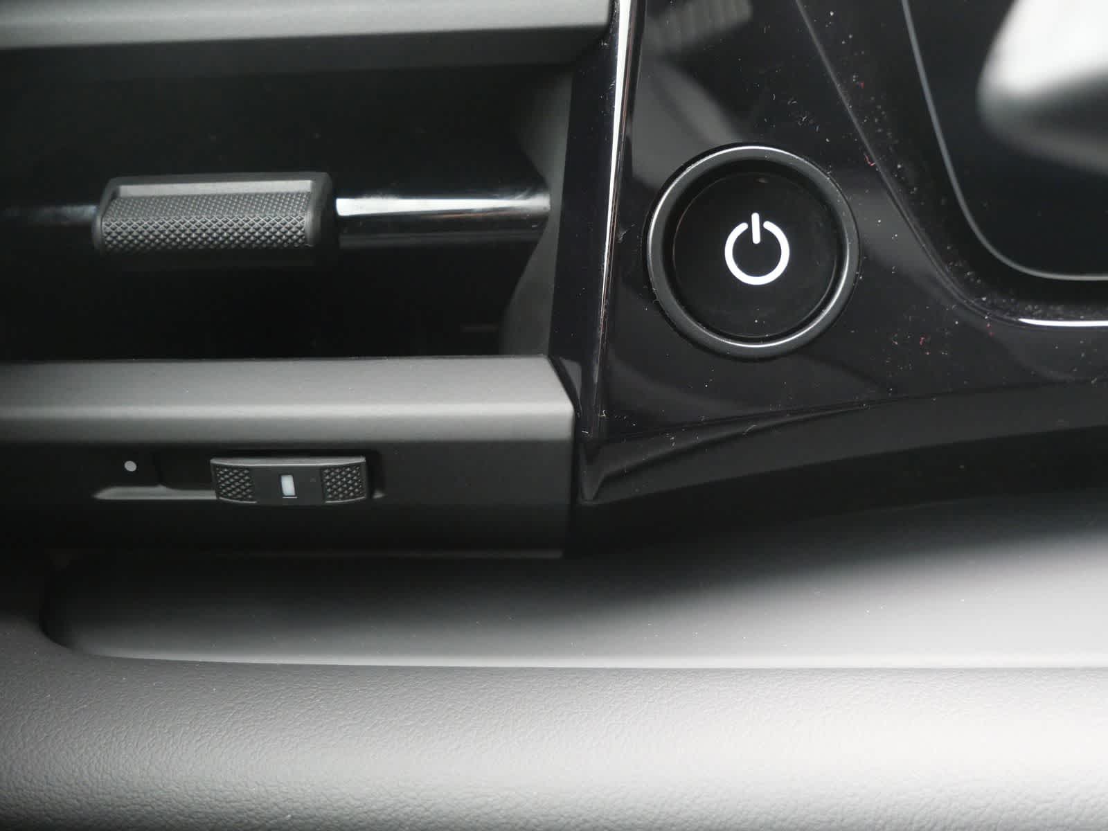 Thumbnail: 2026 Porsche Macan - 28