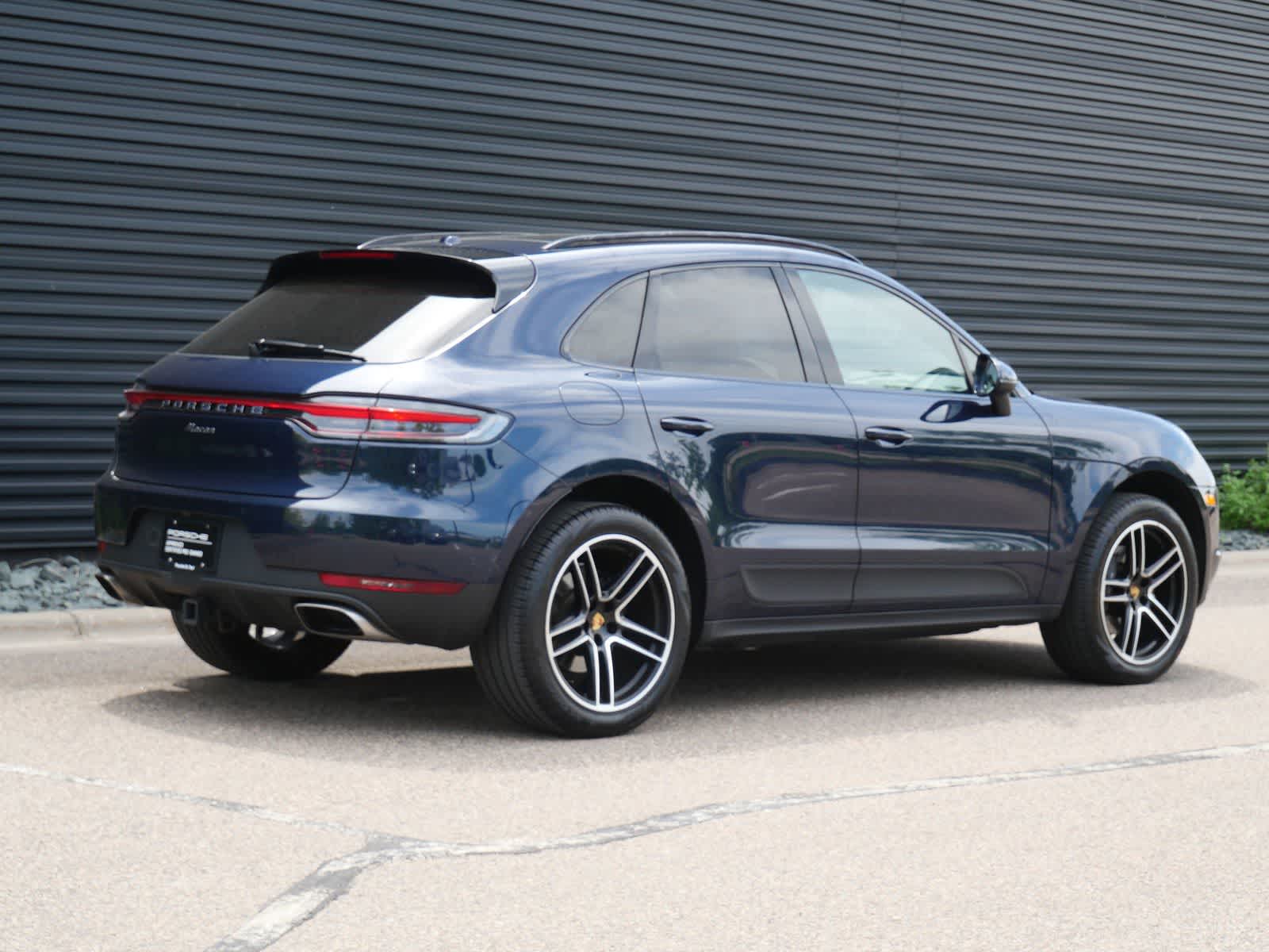 Thumbnail: 2020 Porsche Macan - 27