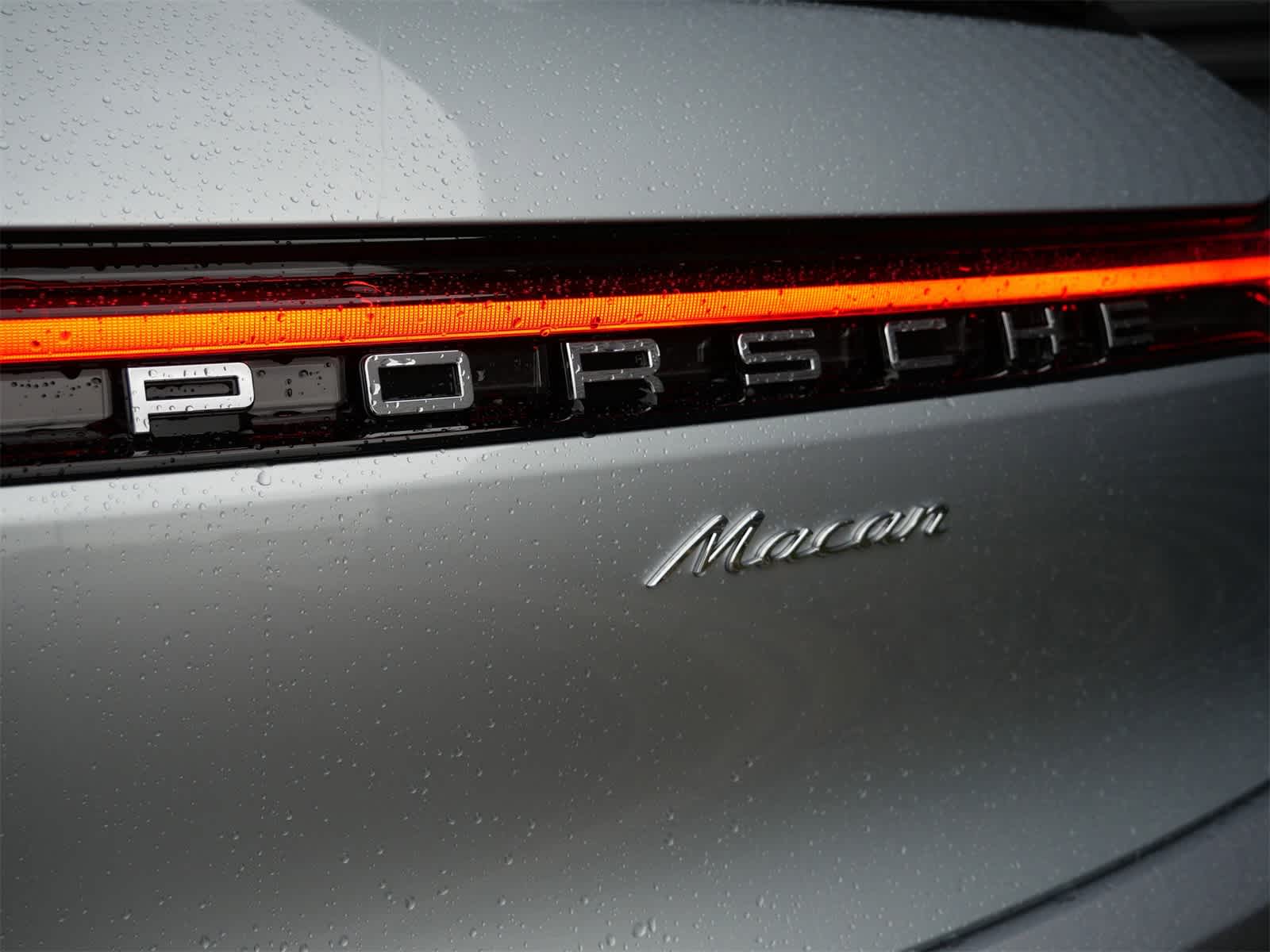 Thumbnail: 2026 Porsche Macan - 25