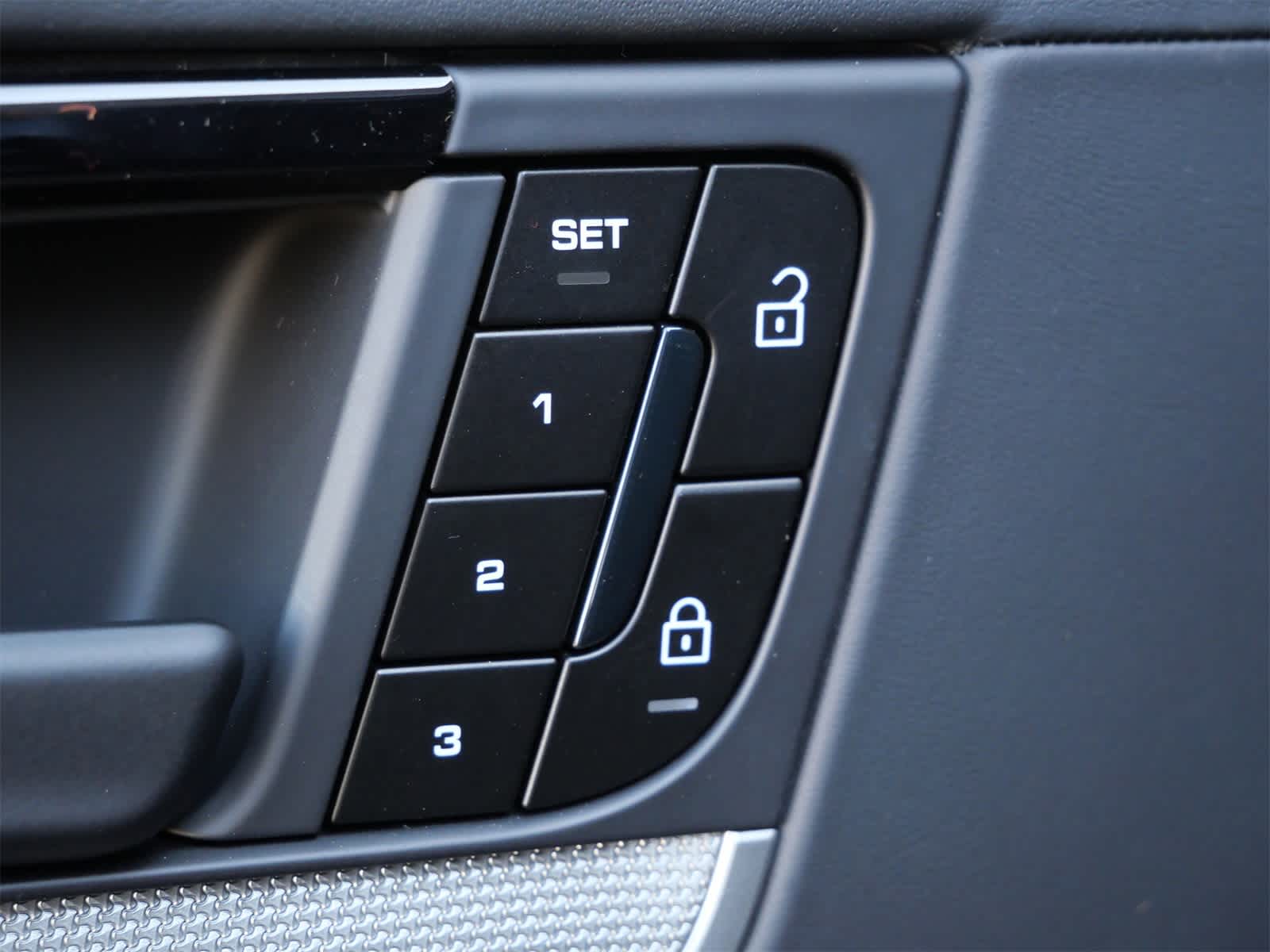 Thumbnail: 2026 Porsche Cayenne - 12