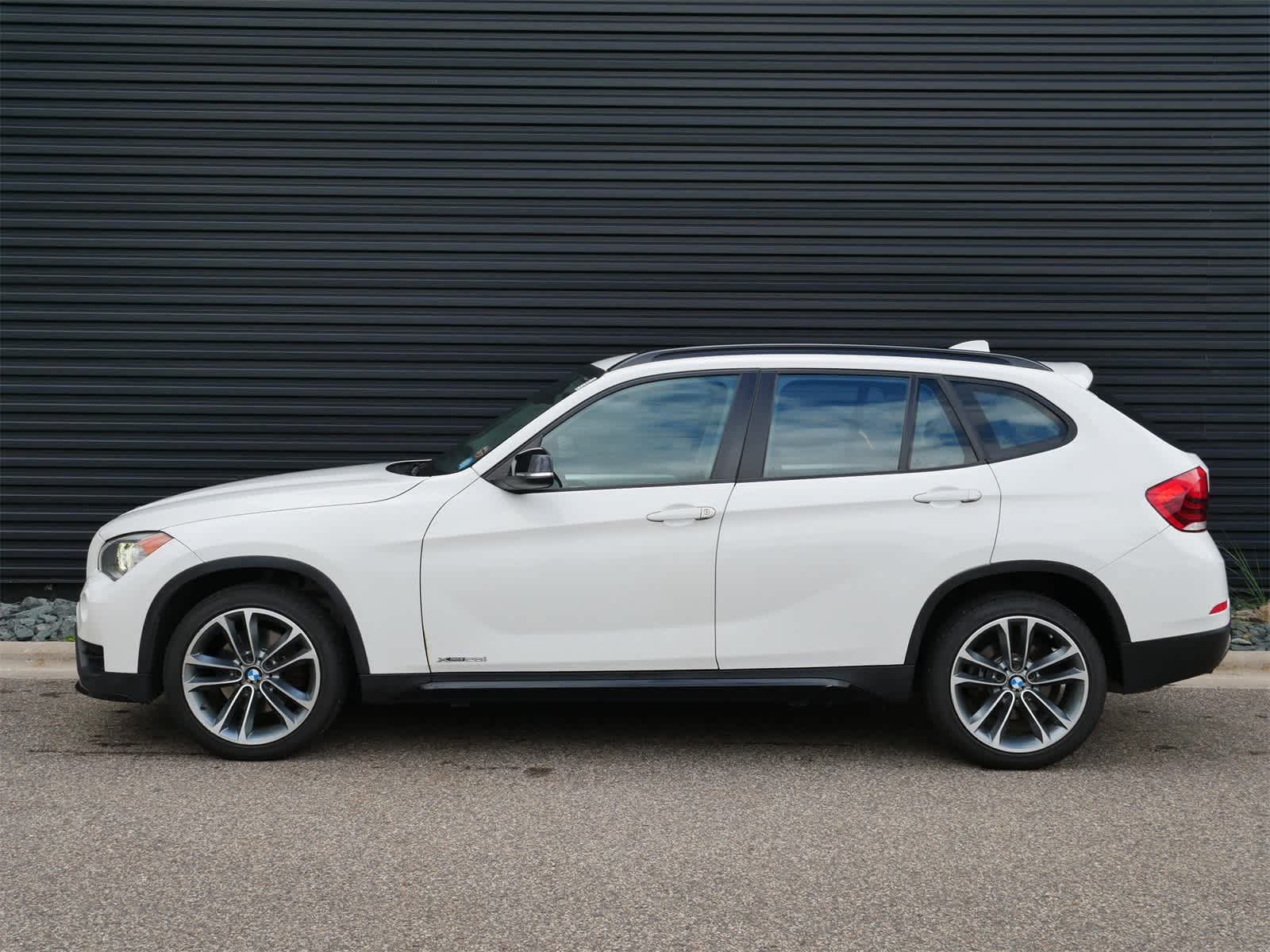 Thumbnail: 2015 BMW X1 - 2