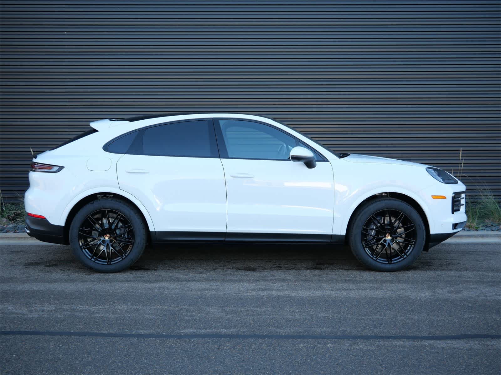 Thumbnail: 2026 Porsche Cayenne - 25