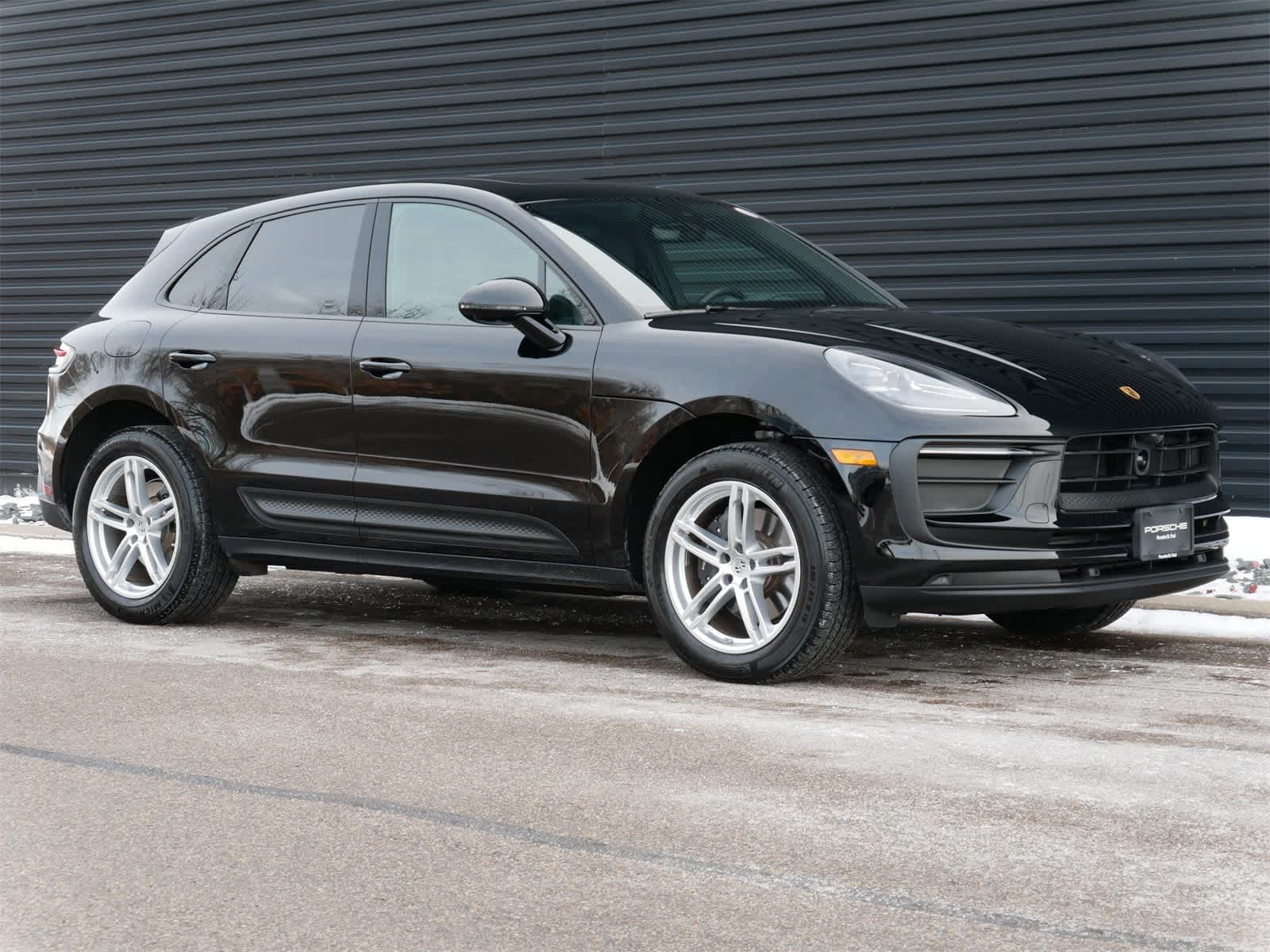 Thumbnail: 2025 Porsche Macan - 25