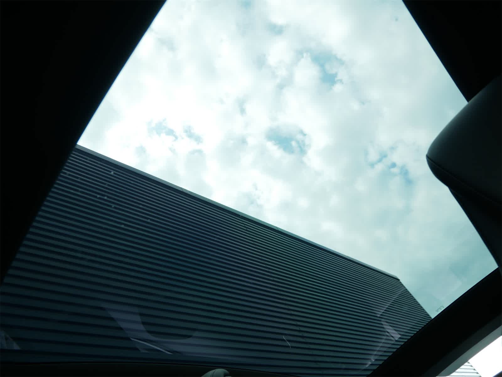 Thumbnail: 2023 Porsche Taycan - 17