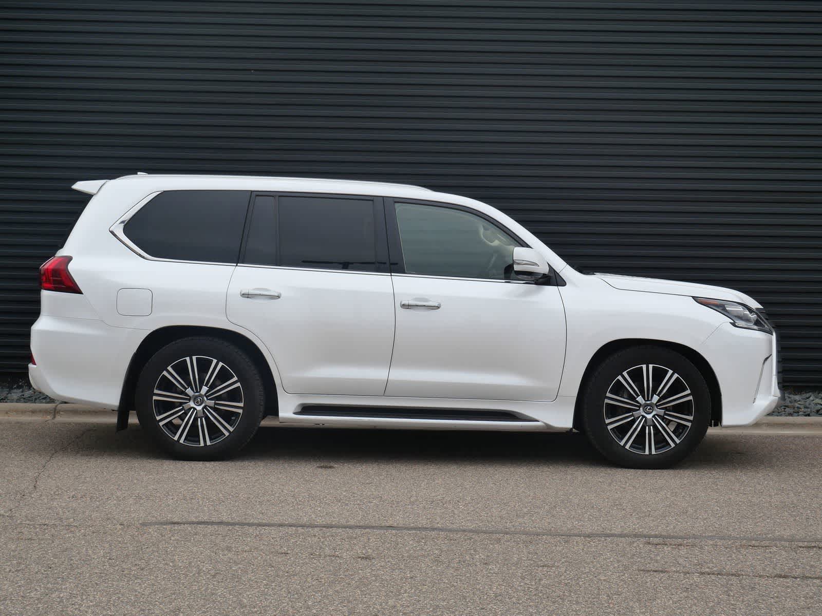 Thumbnail: 2021 Lexus LX - 27