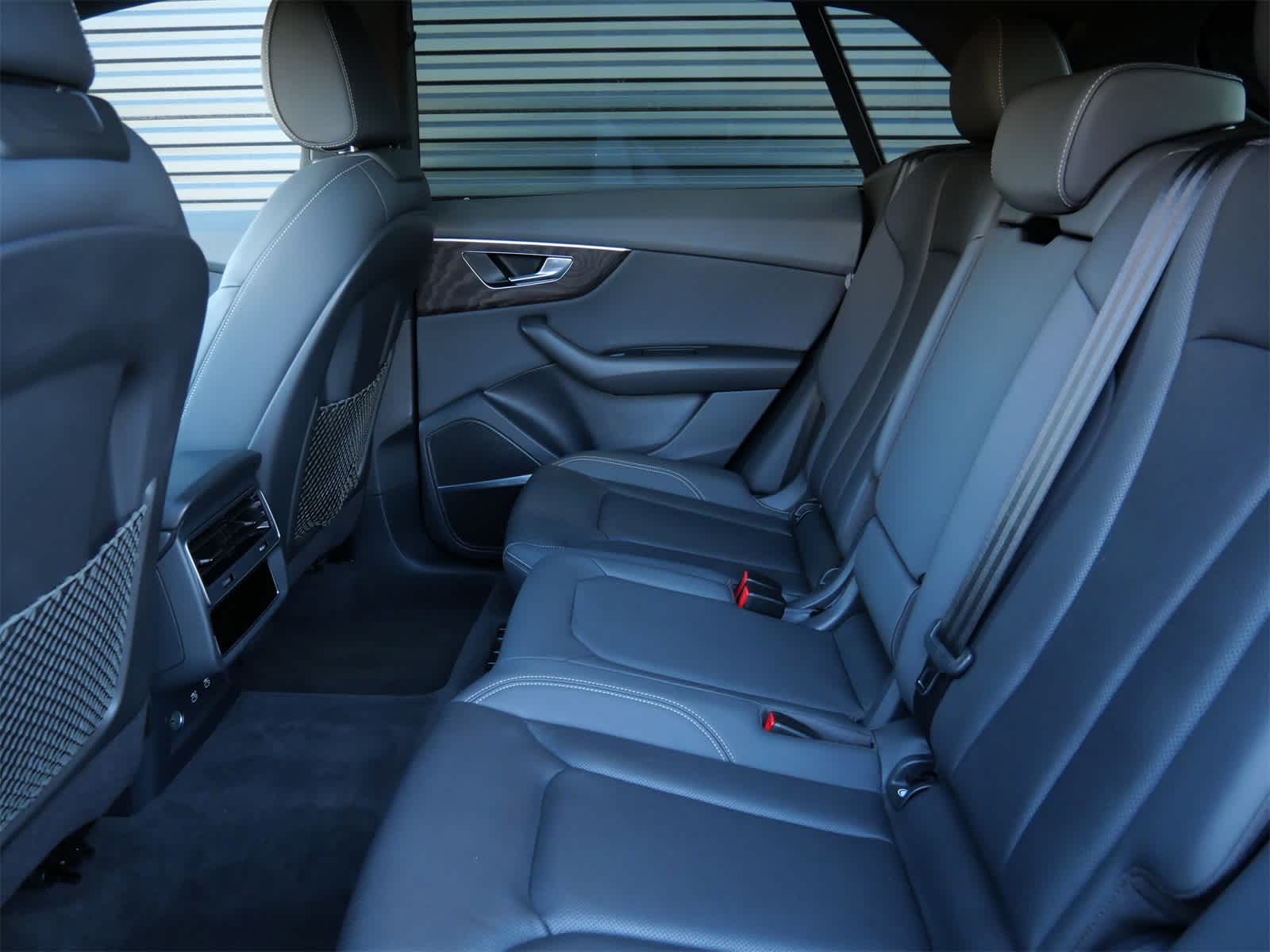 Thumbnail: 2021 Audi Q8 - 6