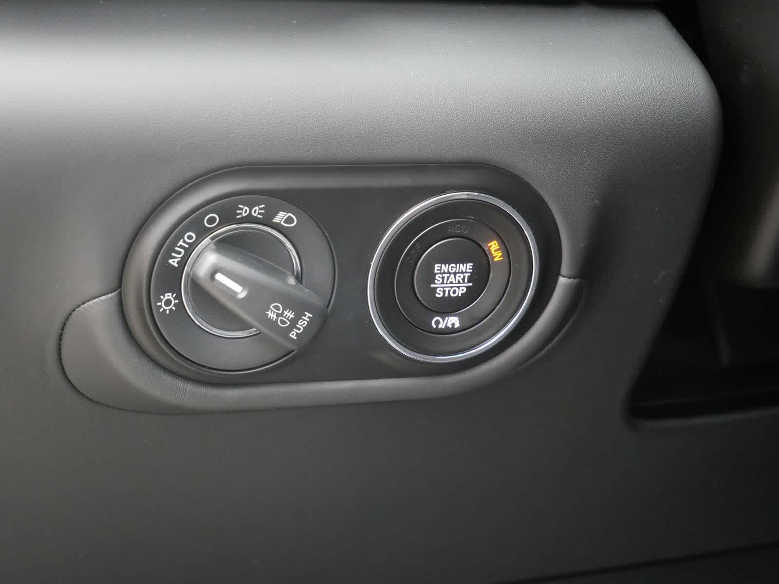 Thumbnail: 2022 Maserati Levante - 13