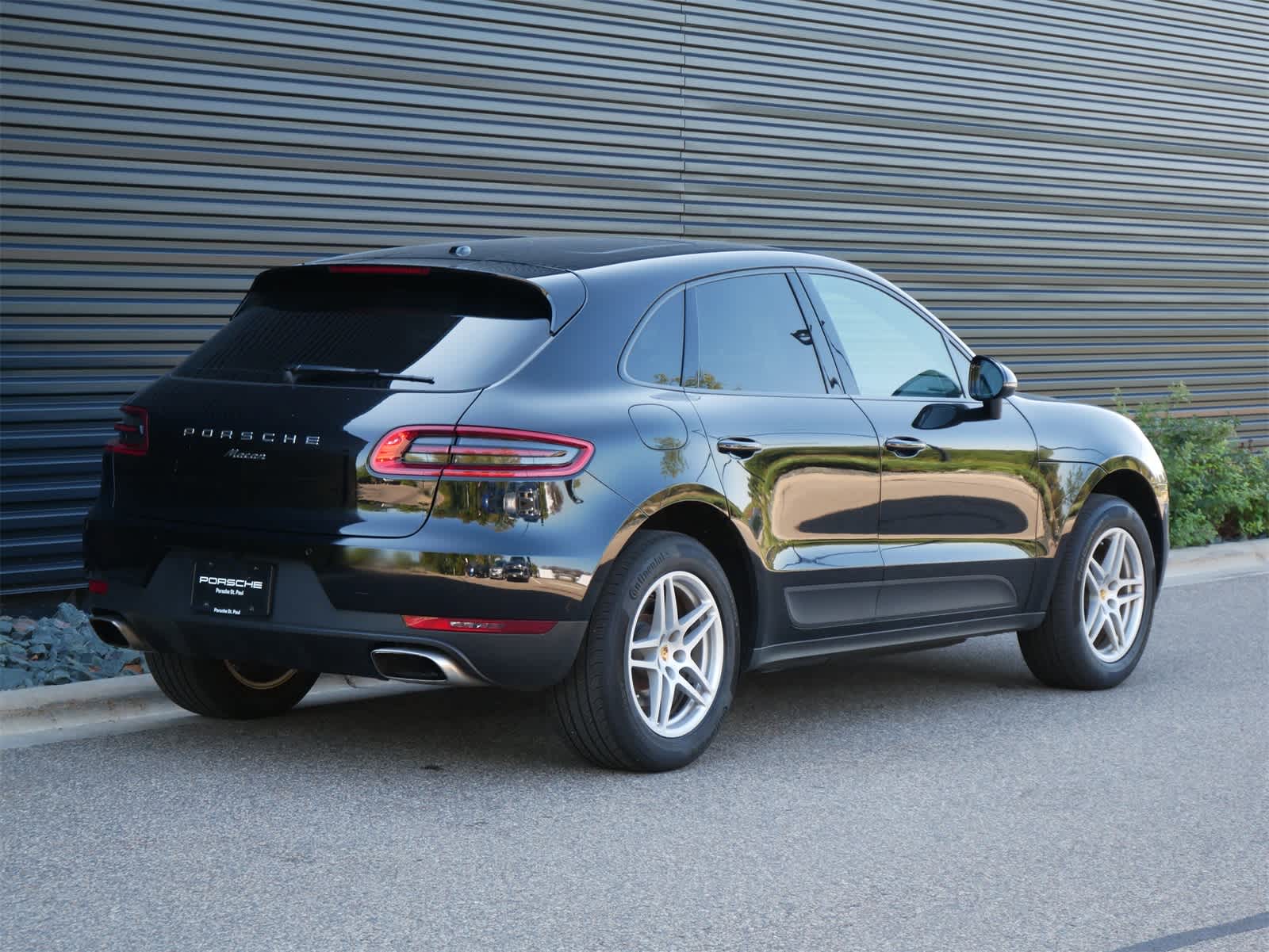 Thumbnail: 2017 Porsche Macan - 28