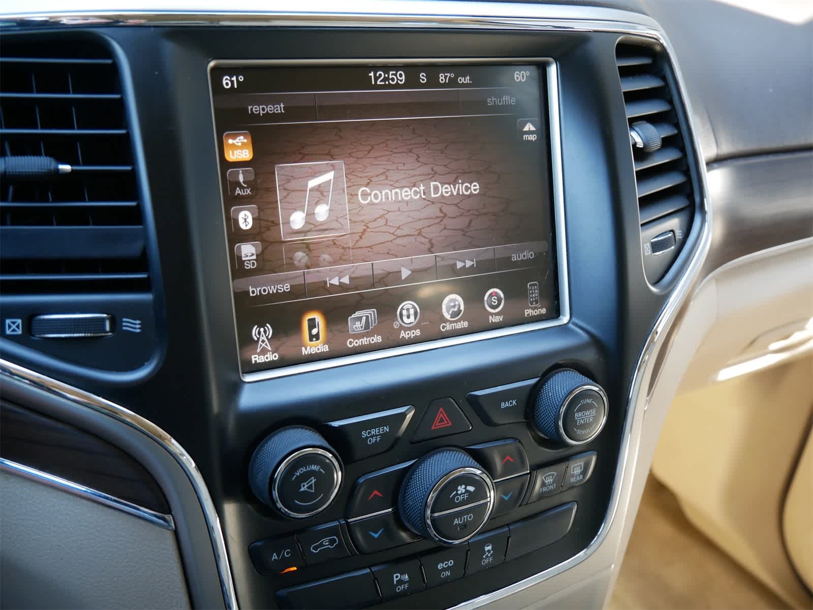 2014 Jeep Grand Cherokee Overland 14