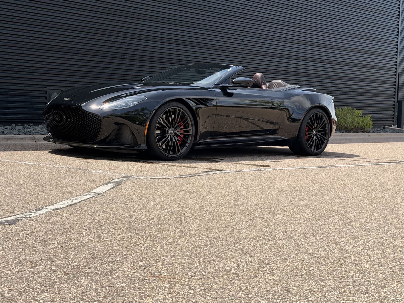 2023 Aston Martin DBS 5.2 Volante V12's photo