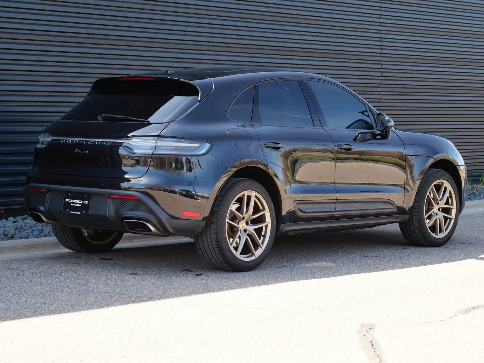 Thumbnail: 2024 Porsche Macan - 26