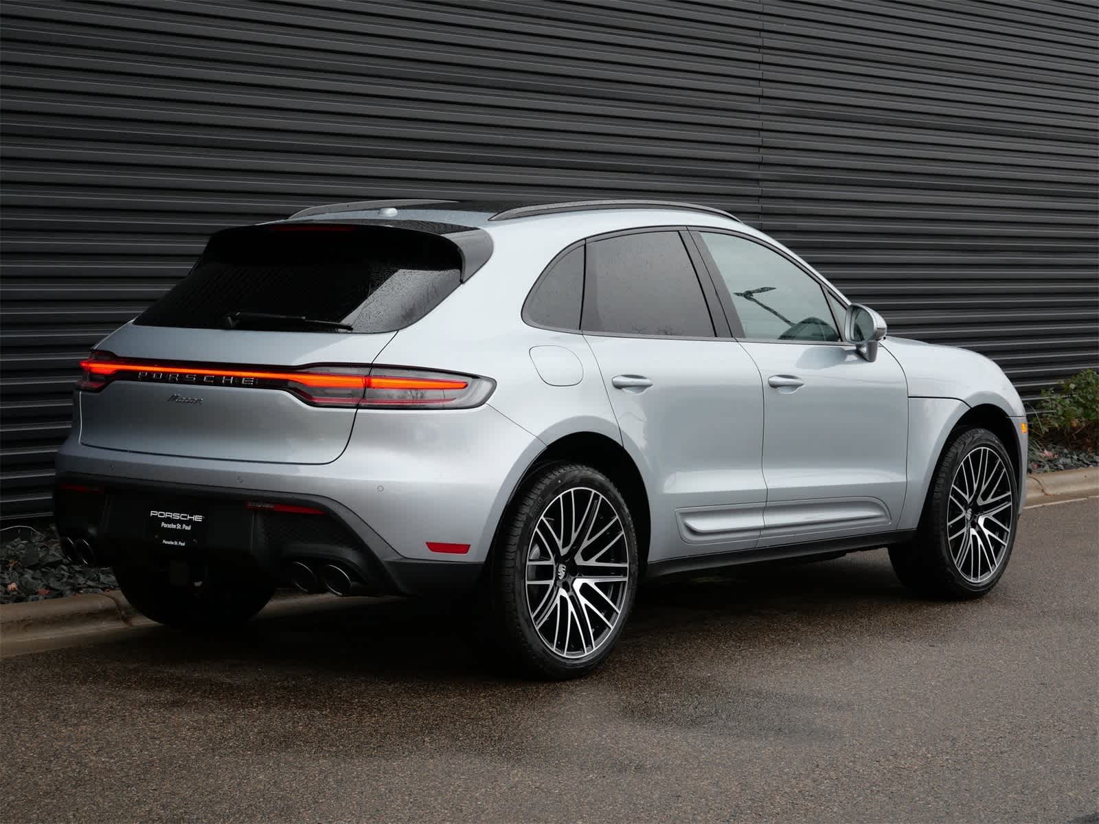 Thumbnail: 2026 Porsche Macan - 26