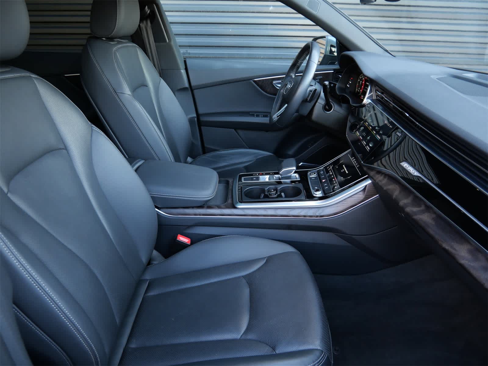 Thumbnail: 2021 Audi Q8 - 28