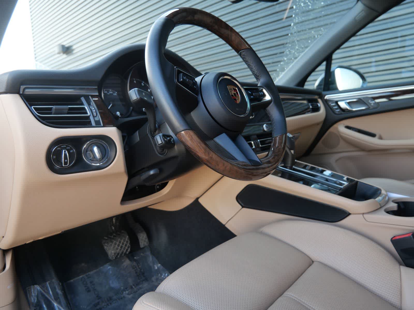 Thumbnail: 2024 Porsche Macan - 4