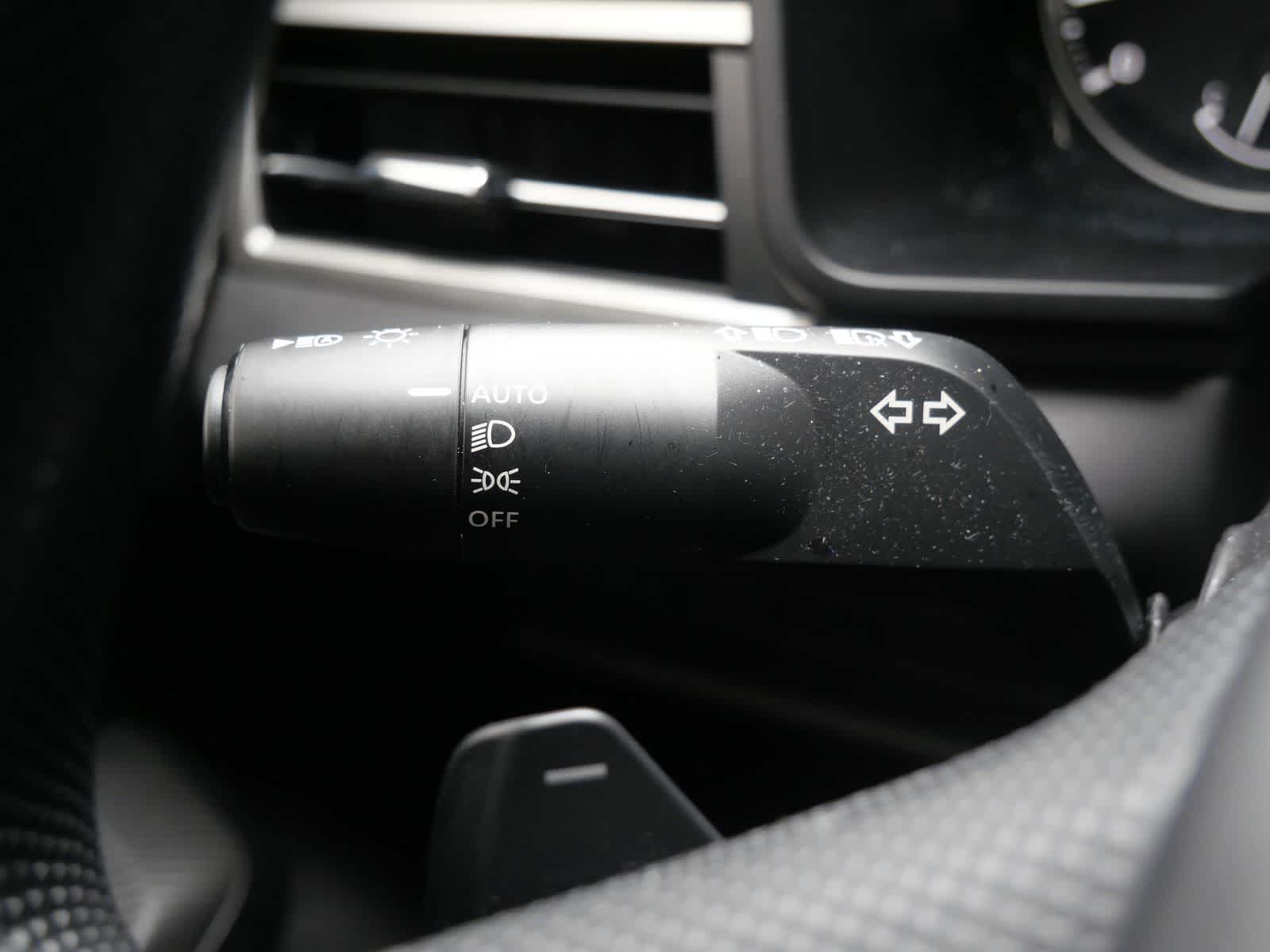 Thumbnail: 2024 Mitsubishi Outlander - 21