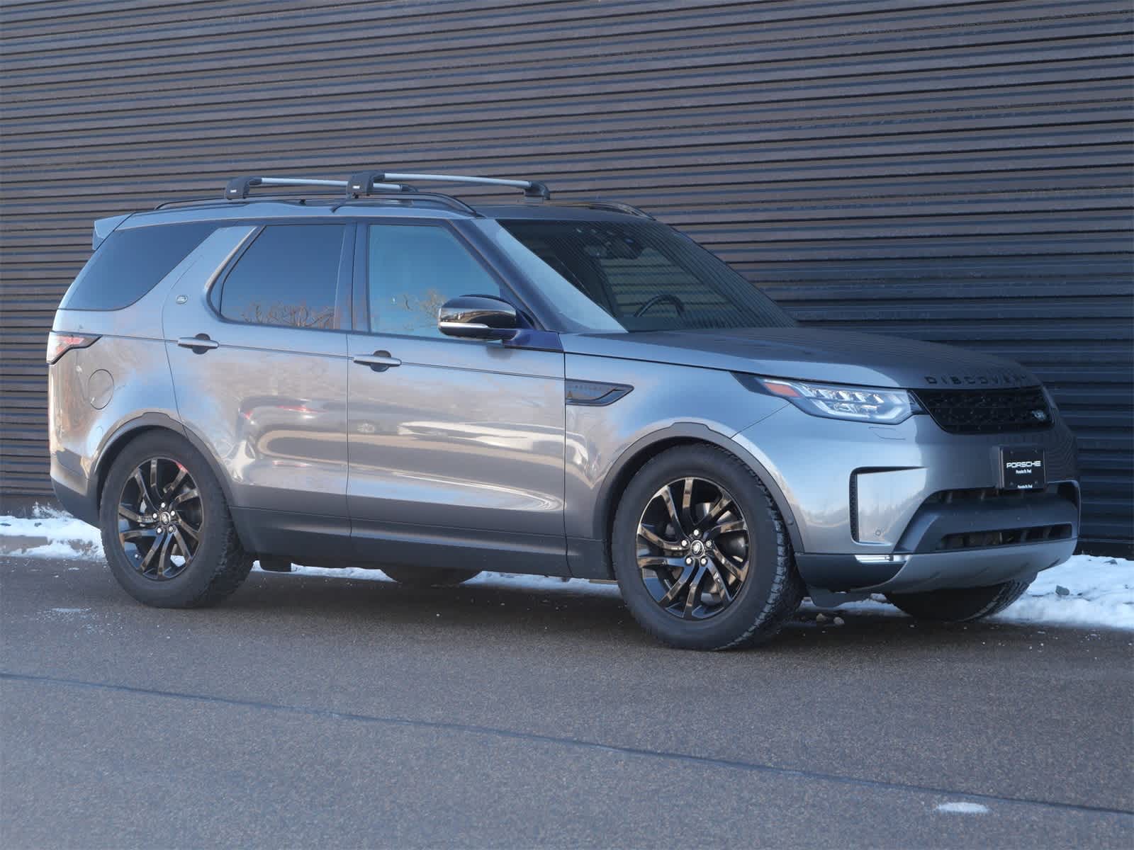 Thumbnail: 2018 Land Rover Discovery - 28