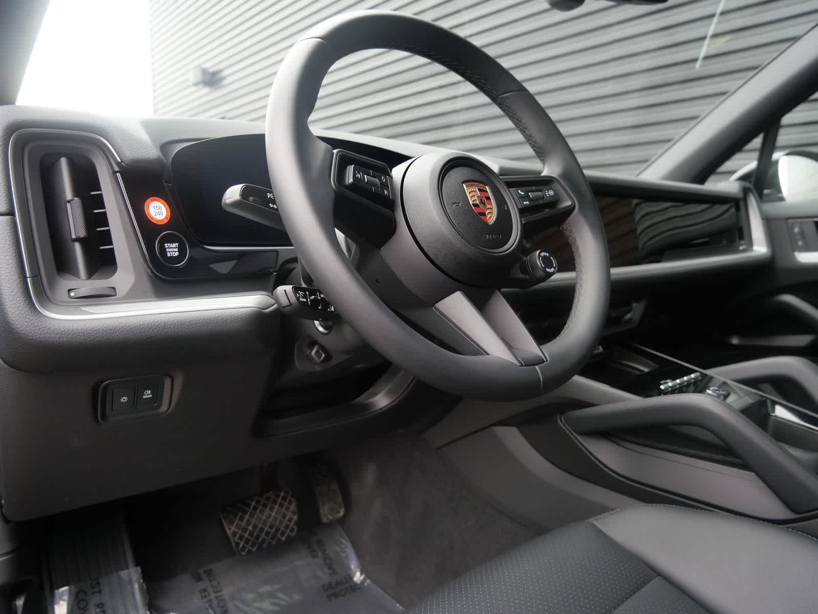 Thumbnail: 2025 Porsche Cayenne - 4