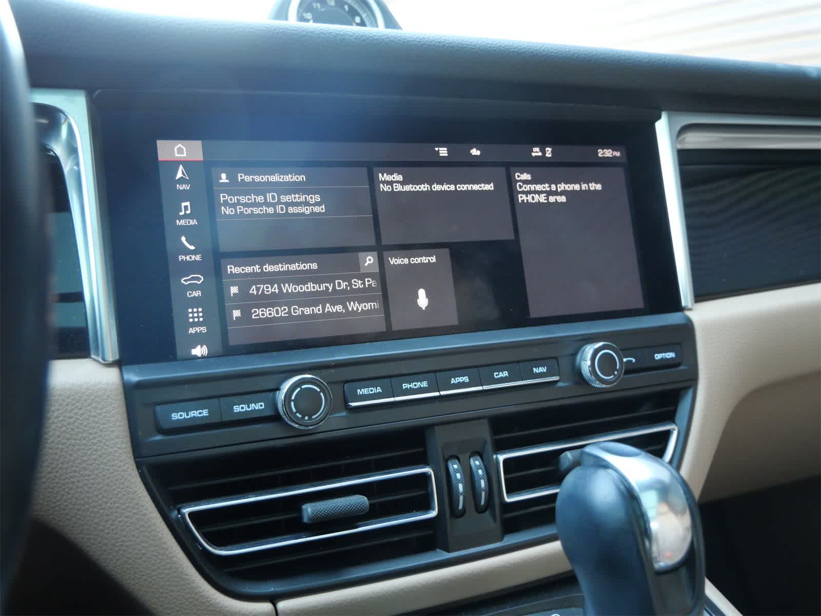 Thumbnail: 2020 Porsche Macan - 20