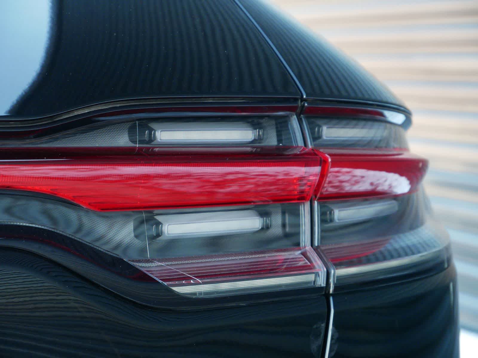 Thumbnail: 2025 Porsche Macan - 8