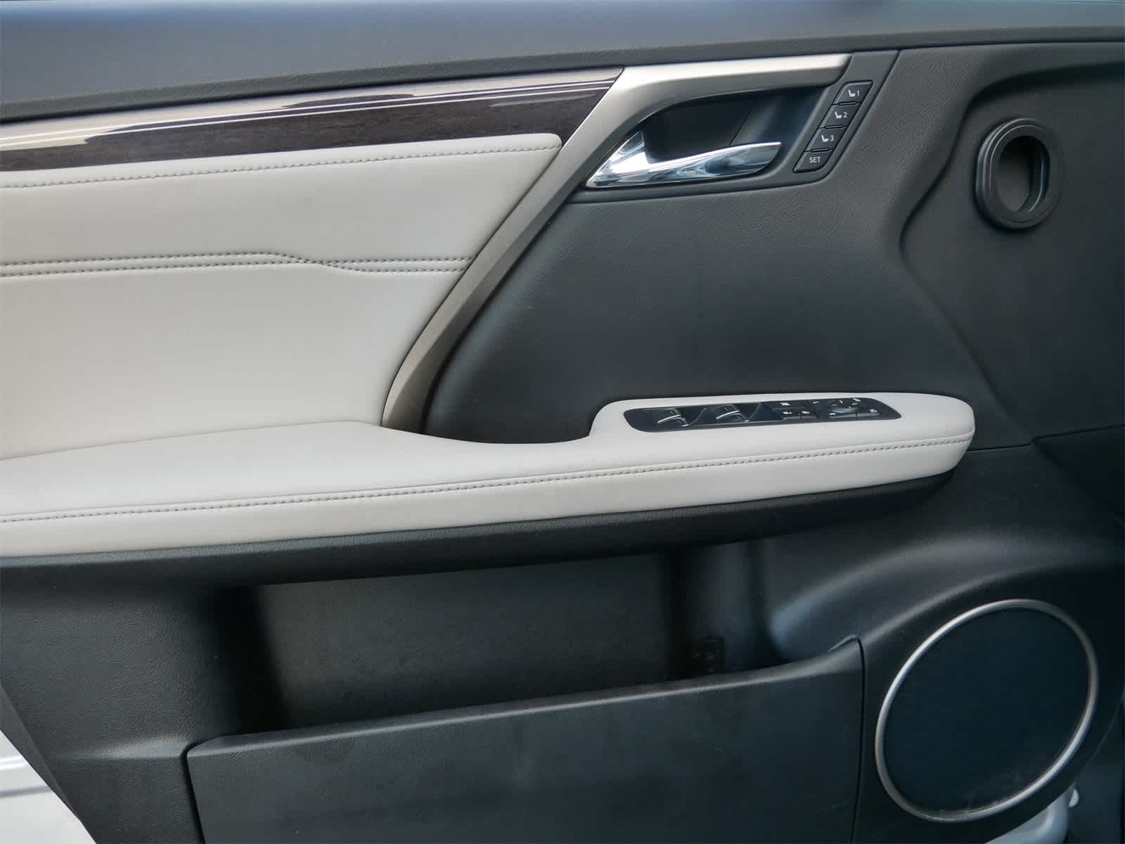 Thumbnail: 2016 Lexus RX - 6