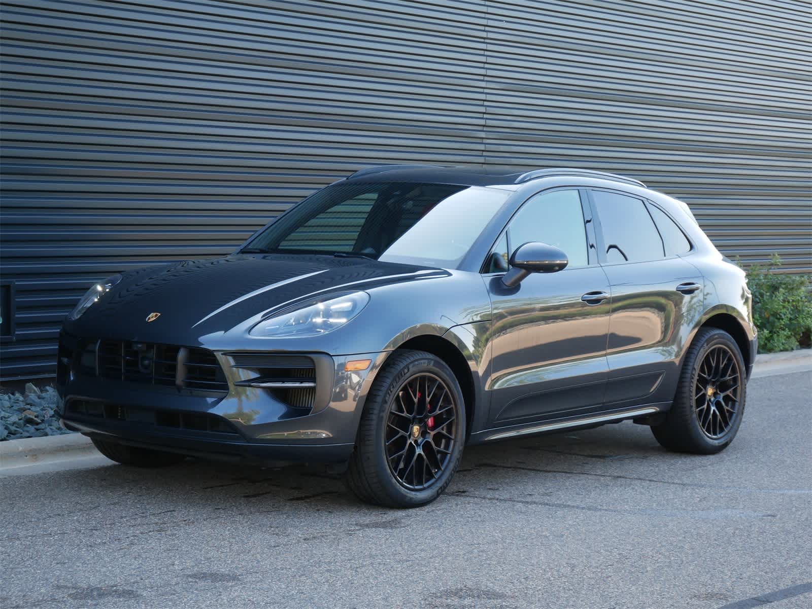 Thumbnail: 2021 Porsche Macan - 1