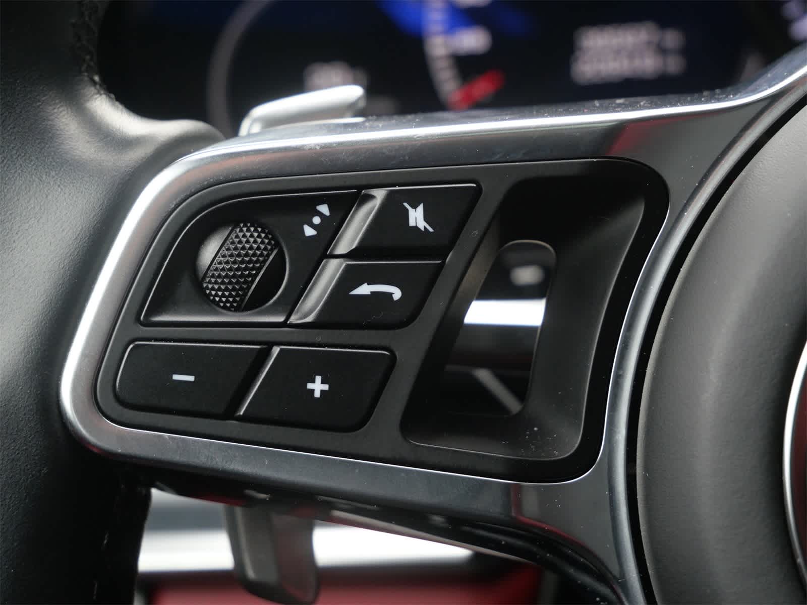 Thumbnail: 2019 Porsche Panamera - 19