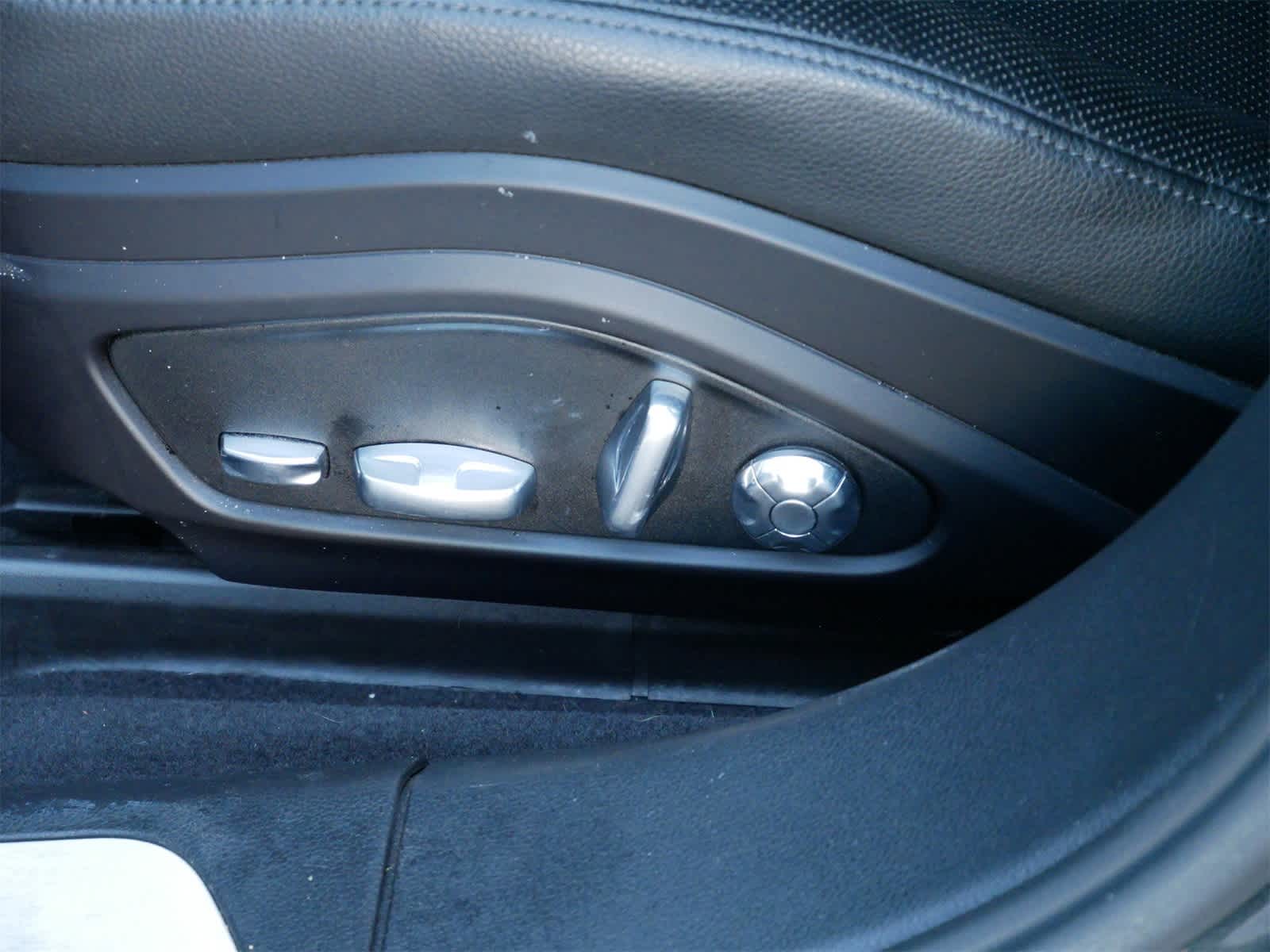 Thumbnail: 2020 Porsche Panamera - 10