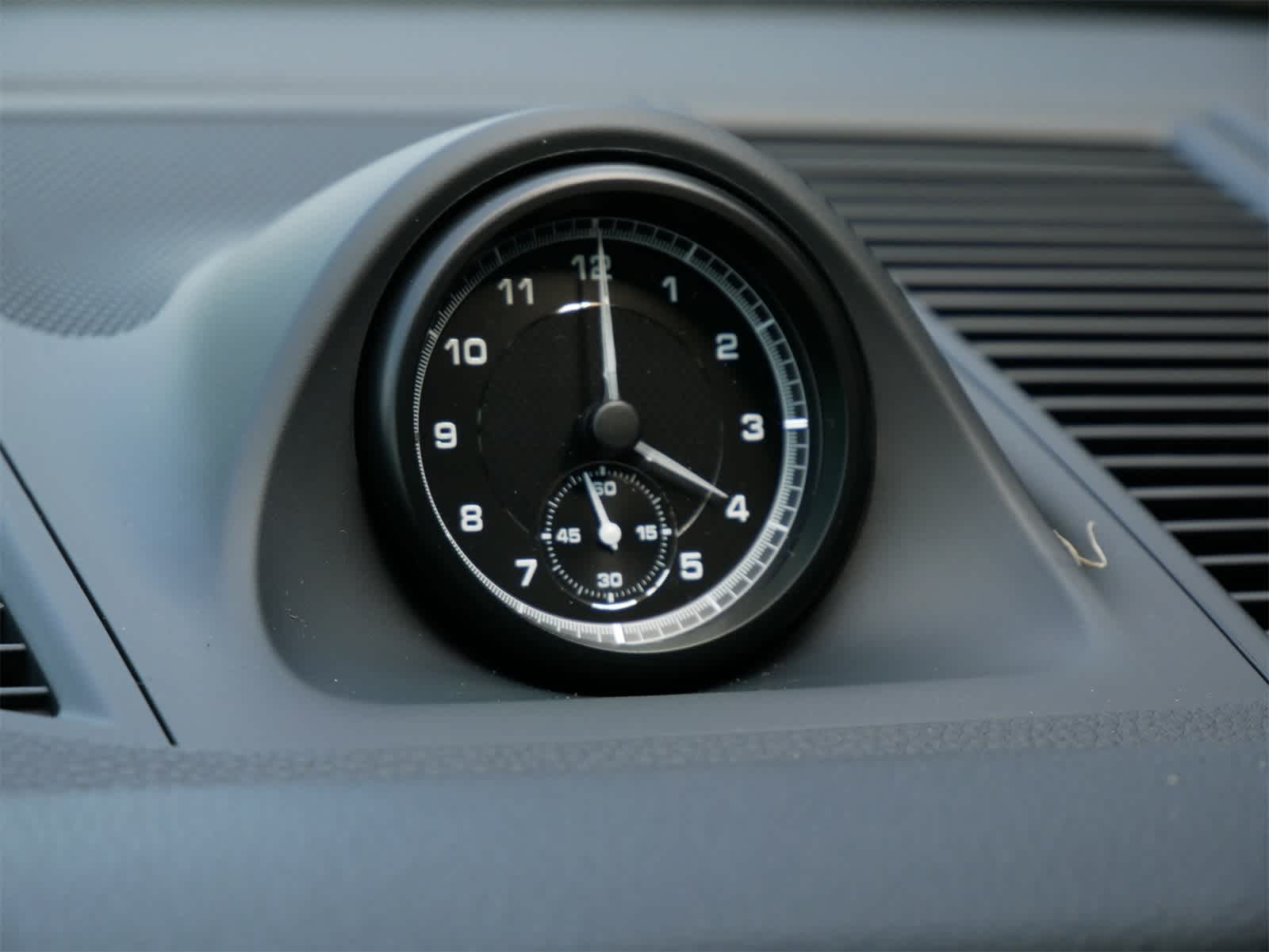 Thumbnail: 2025 Porsche Macan - 14