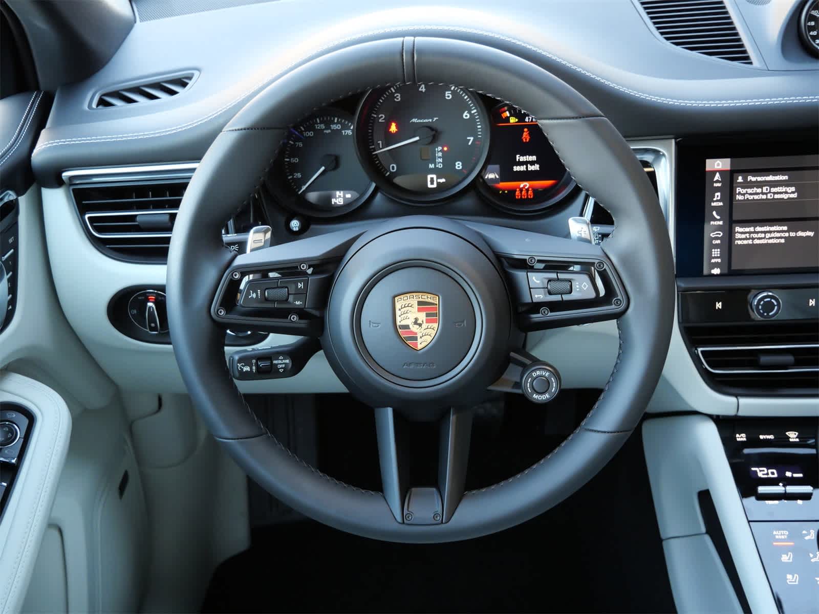 Thumbnail: 2026 Porsche Macan - 9