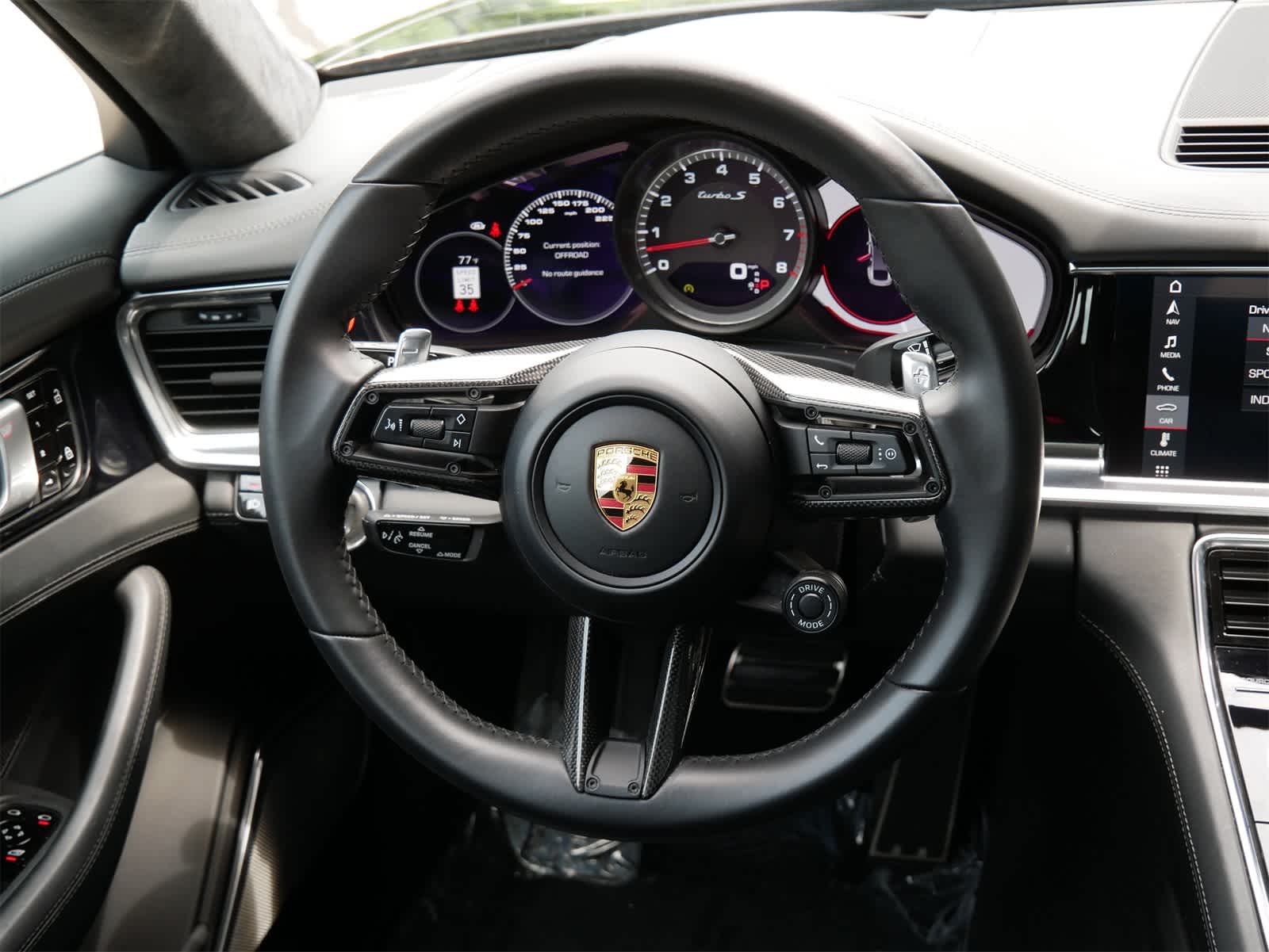 Thumbnail: 2021 Porsche Panamera - 9