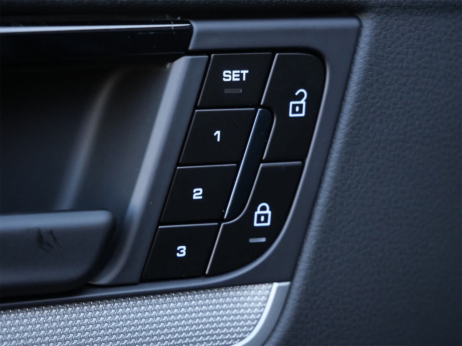 Thumbnail: 2026 Porsche Cayenne - 11