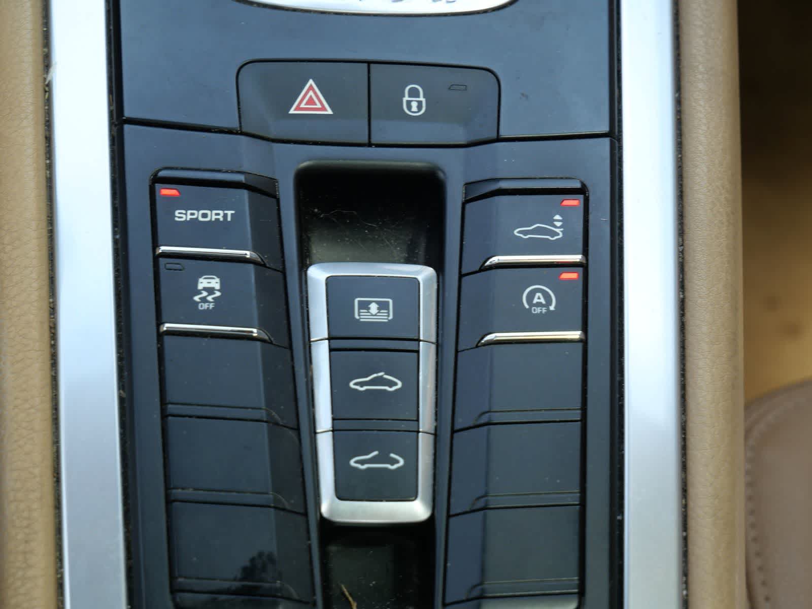 Thumbnail: 2014 Porsche 911 - 13