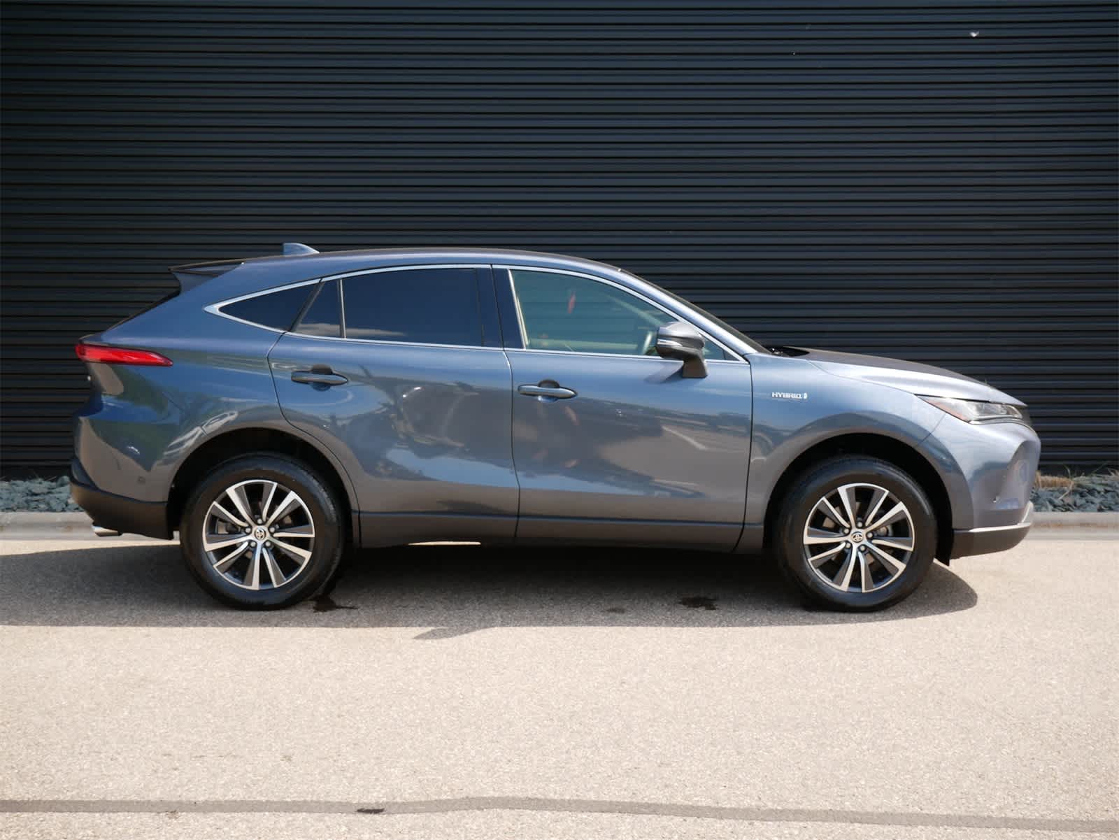Thumbnail: 2021 Toyota Venza - 27