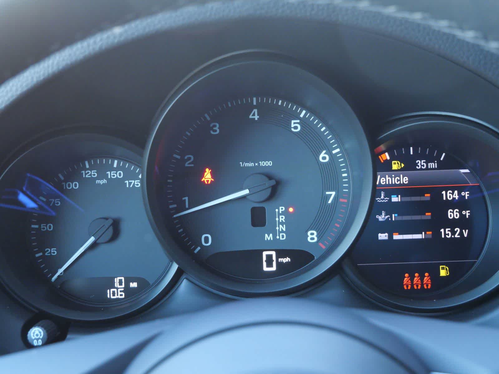 Thumbnail: 2026 Porsche Macan - 17