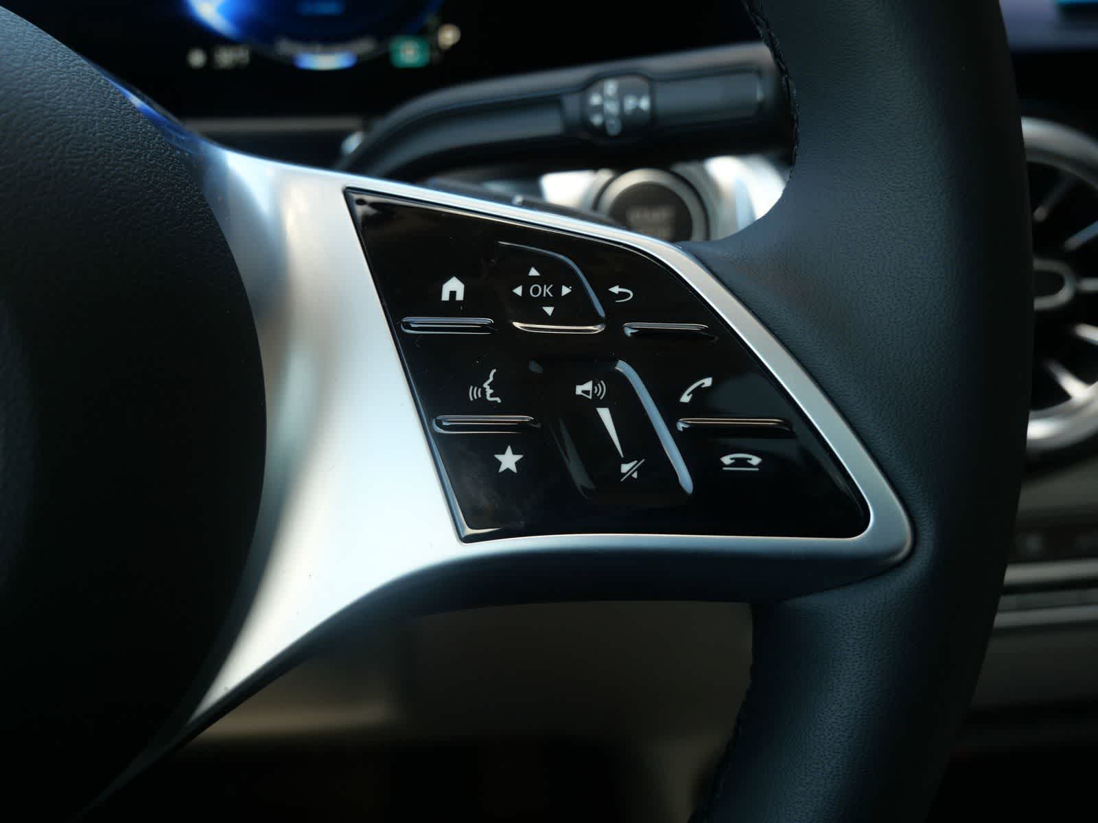 Thumbnail: 2025 Mercedes-Benz EQB - 22