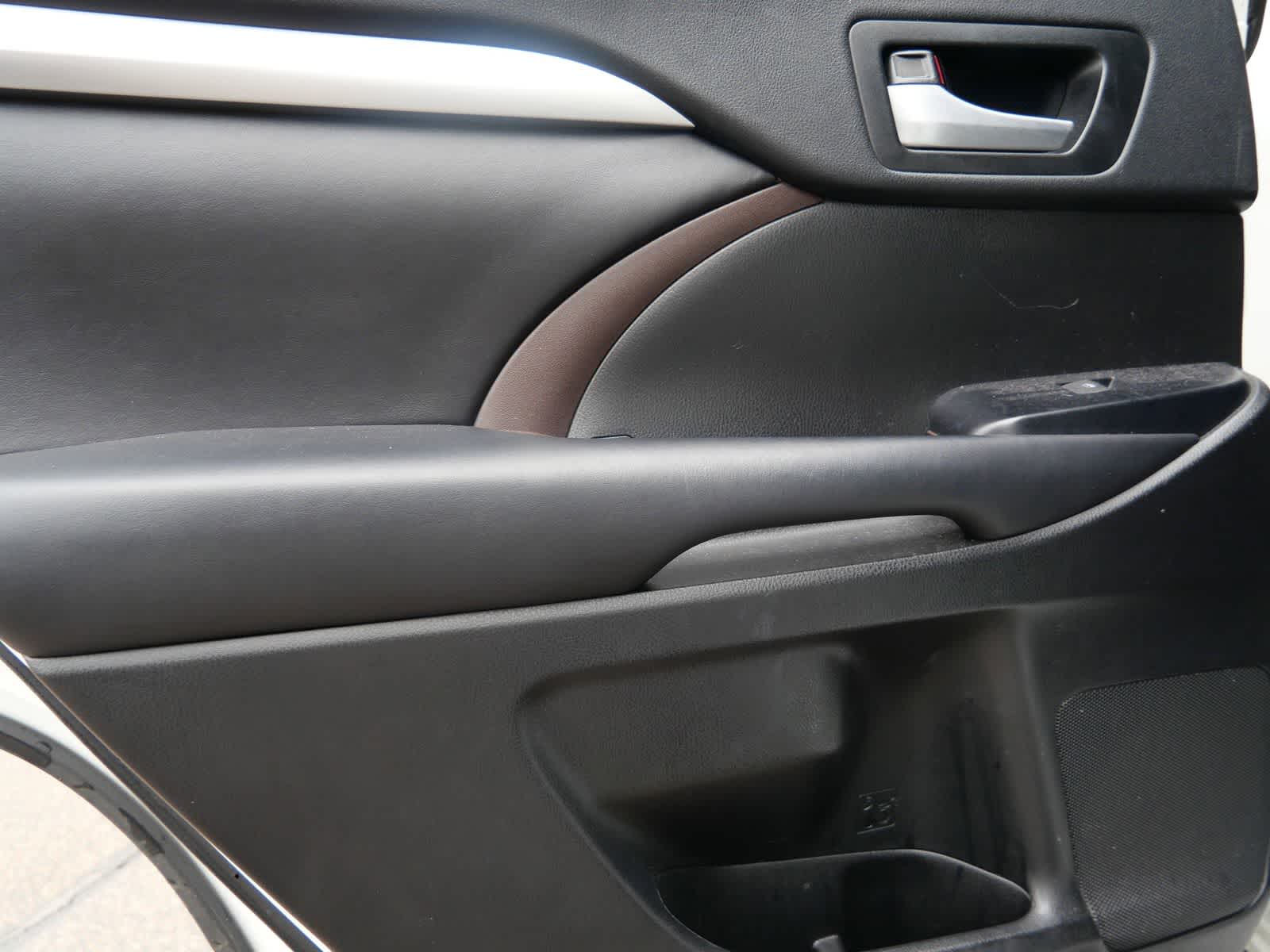 Thumbnail: 2018 Toyota Highlander - 11