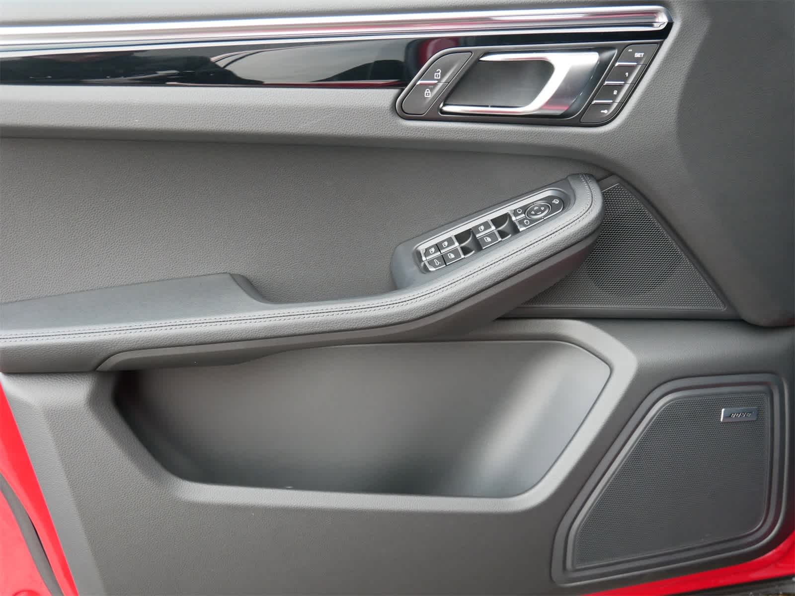 Thumbnail: 2026 Porsche Macan - 9