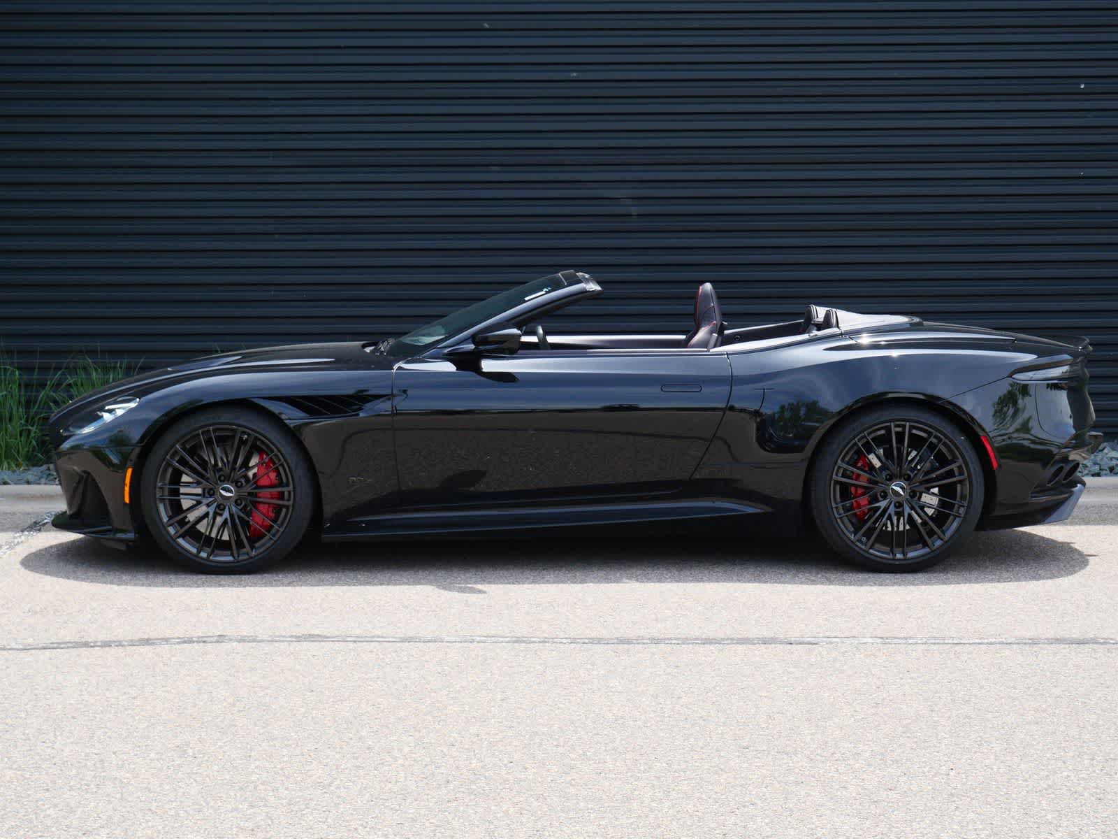 Thumbnail: 2023 Aston Martin DBS - 2
