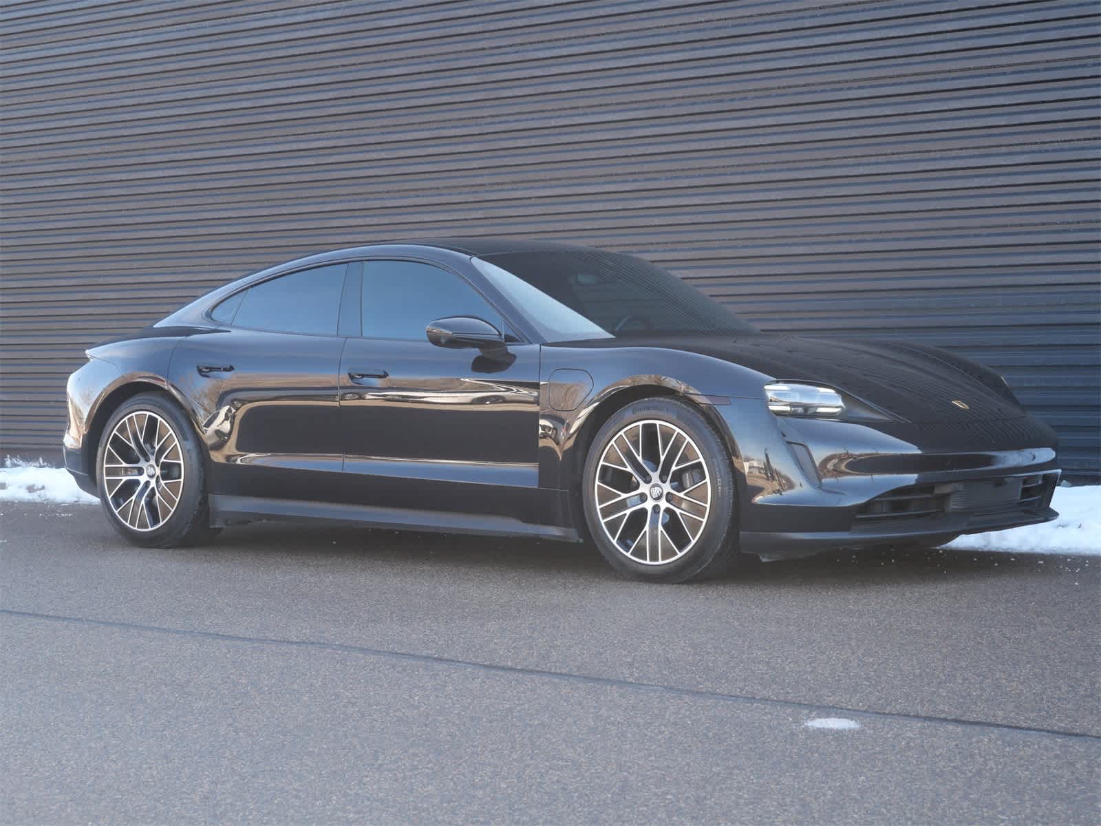 Thumbnail: 2021 Porsche Taycan - 27