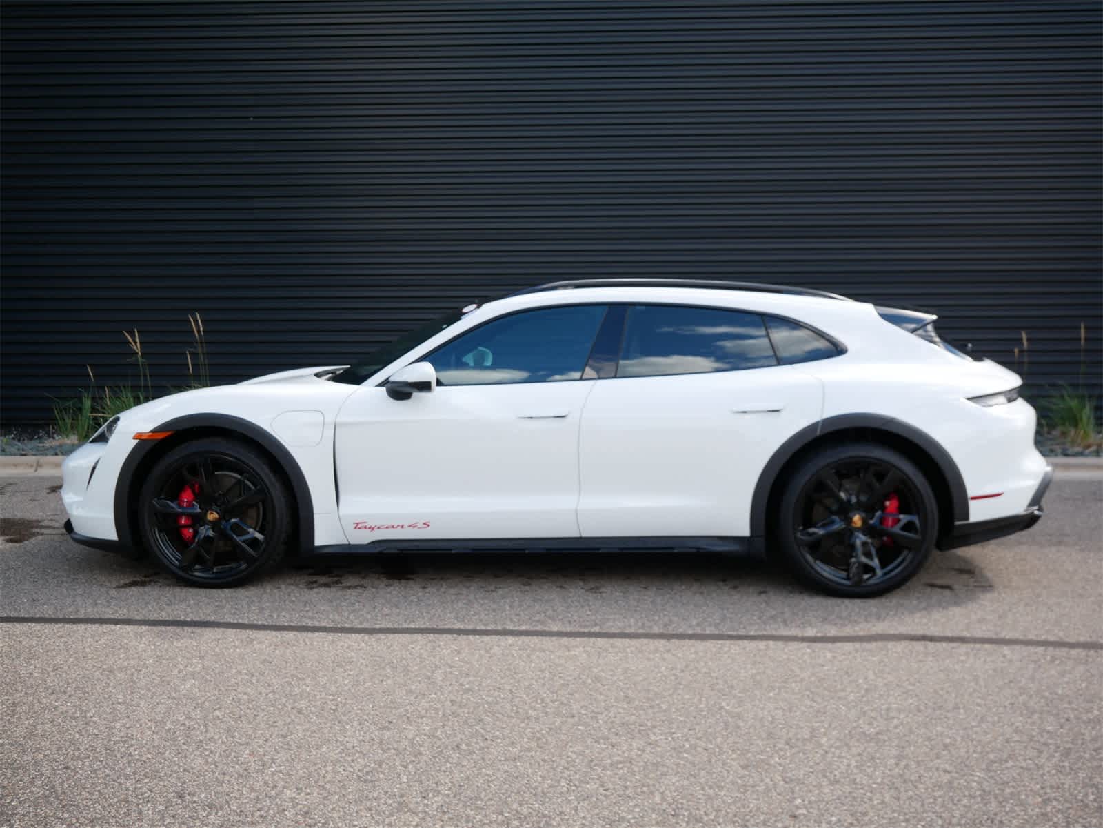 Thumbnail: 2023 Porsche Taycan - 2