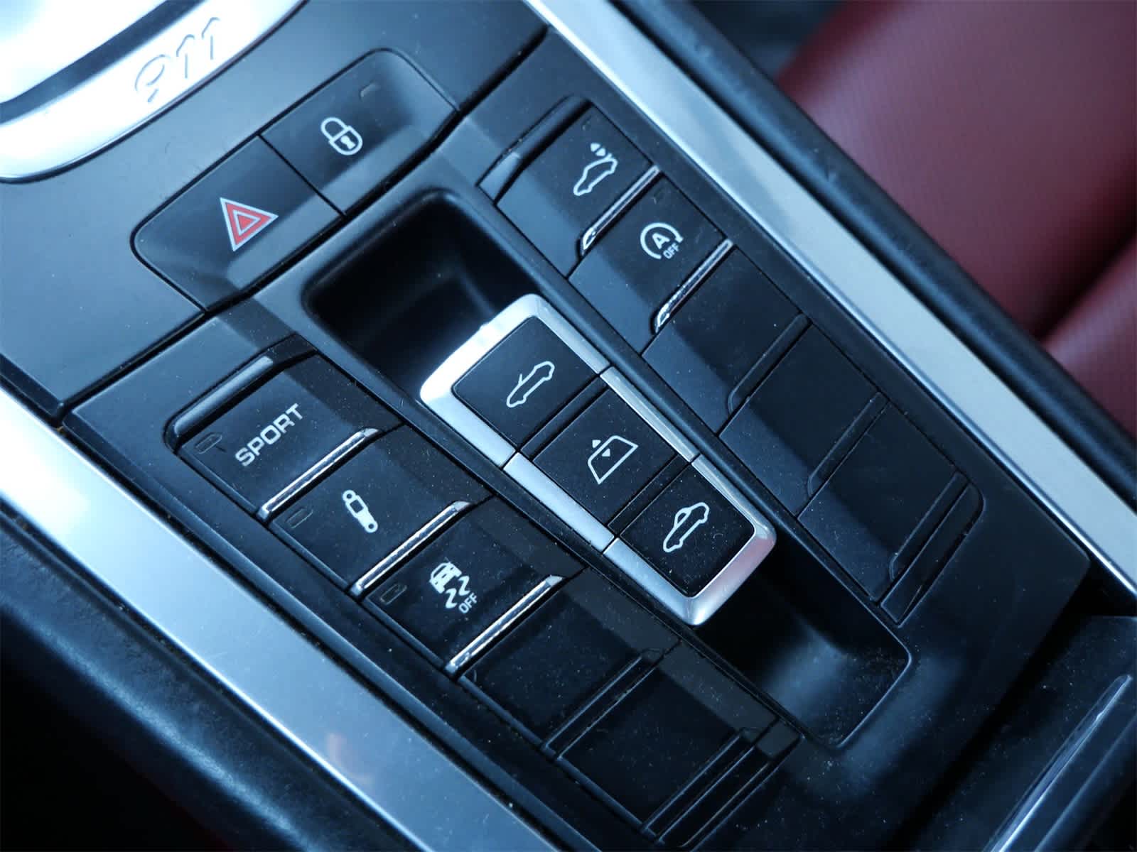 Thumbnail: 2017 Porsche 911 - 15