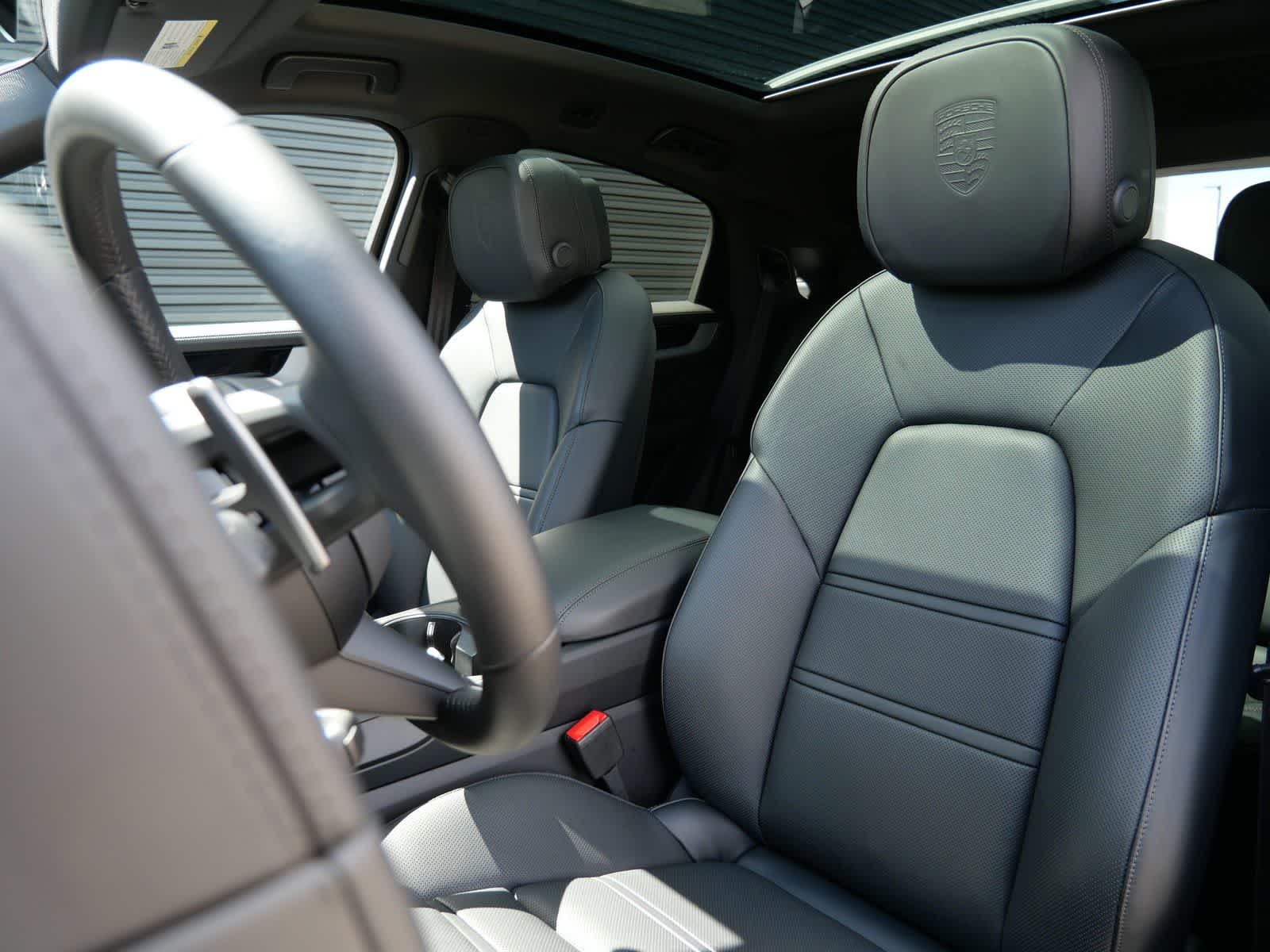 Thumbnail: 2026 Porsche Cayenne - 5