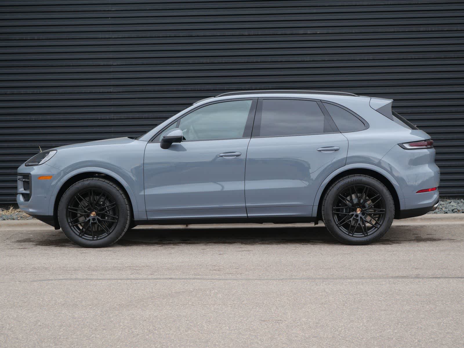 Thumbnail: 2026 Porsche Cayenne - 2