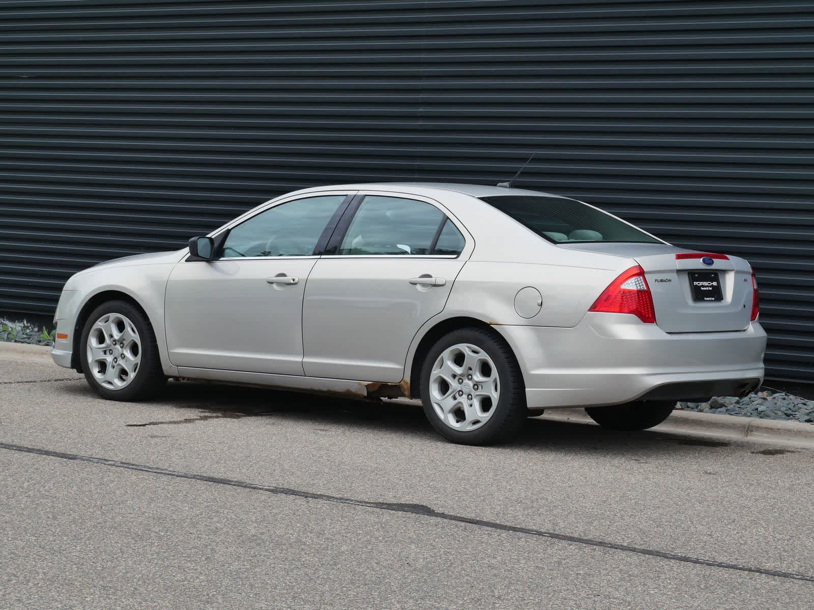 Thumbnail: 2010 Ford Fusion - 3