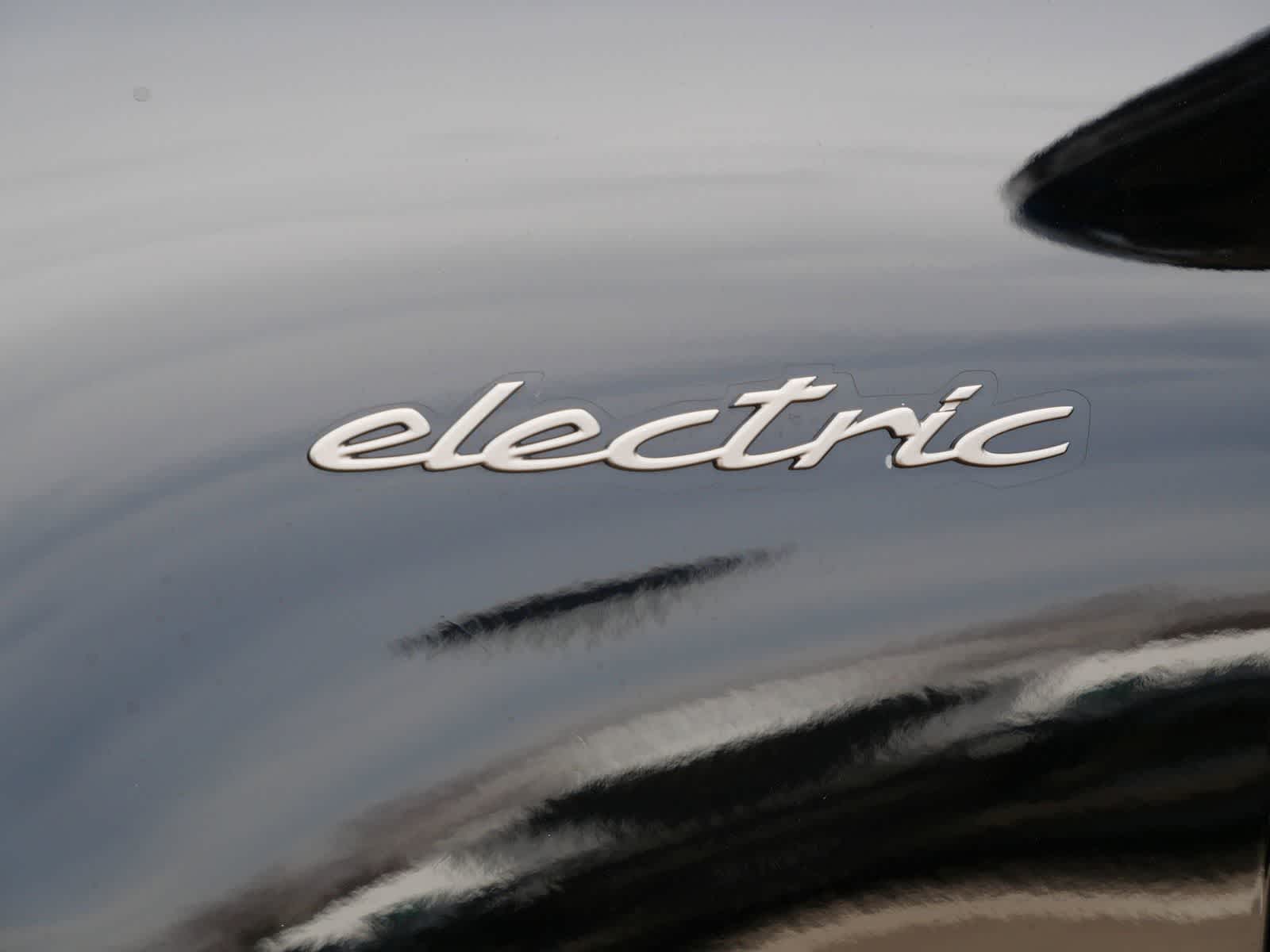 Thumbnail: 2025 Porsche Macan - 8