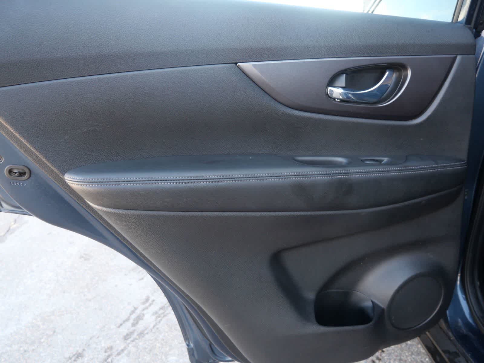 Thumbnail: 2016 Nissan Rogue - 12