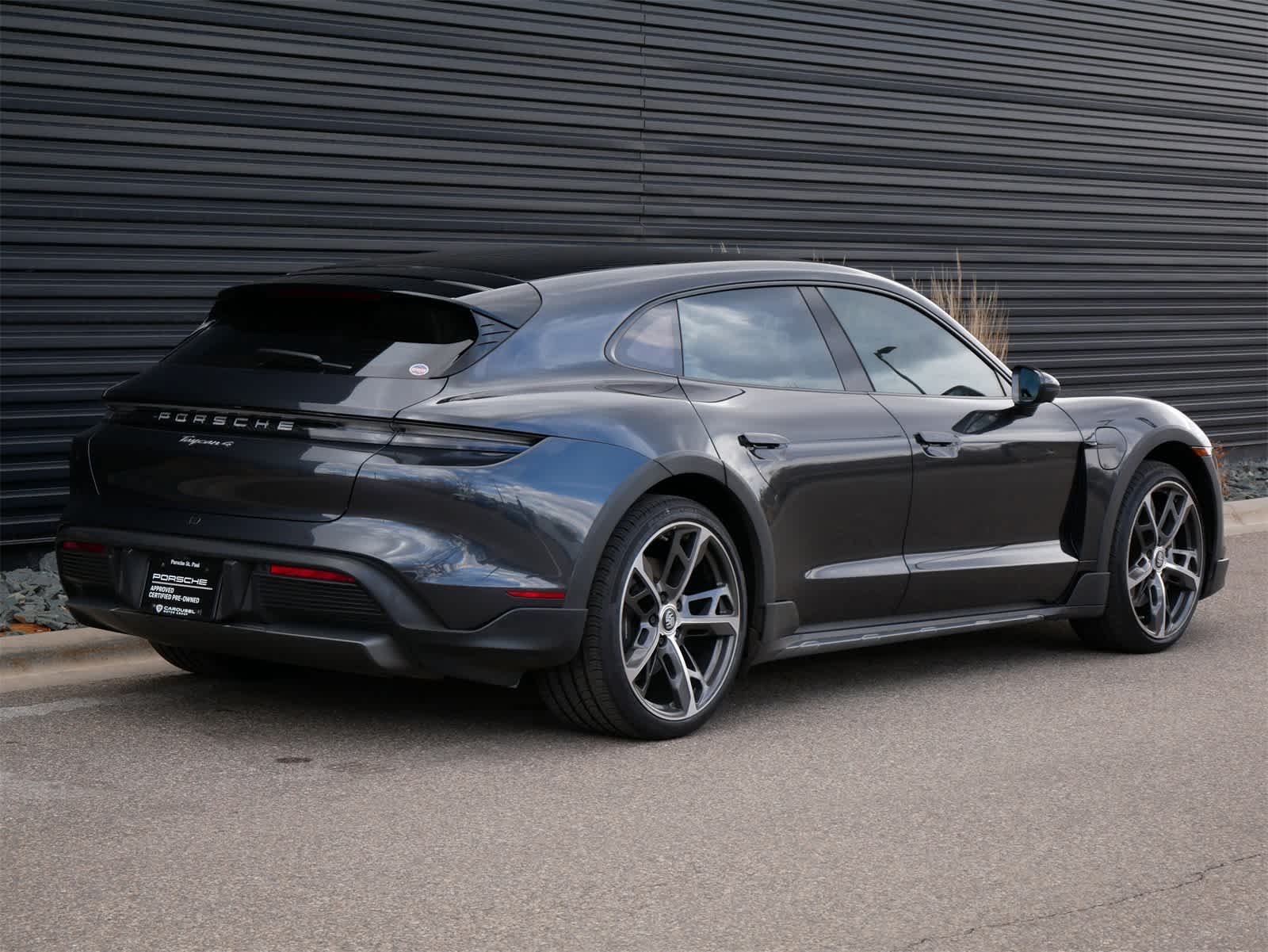 Thumbnail: 2021 Porsche Taycan - 27