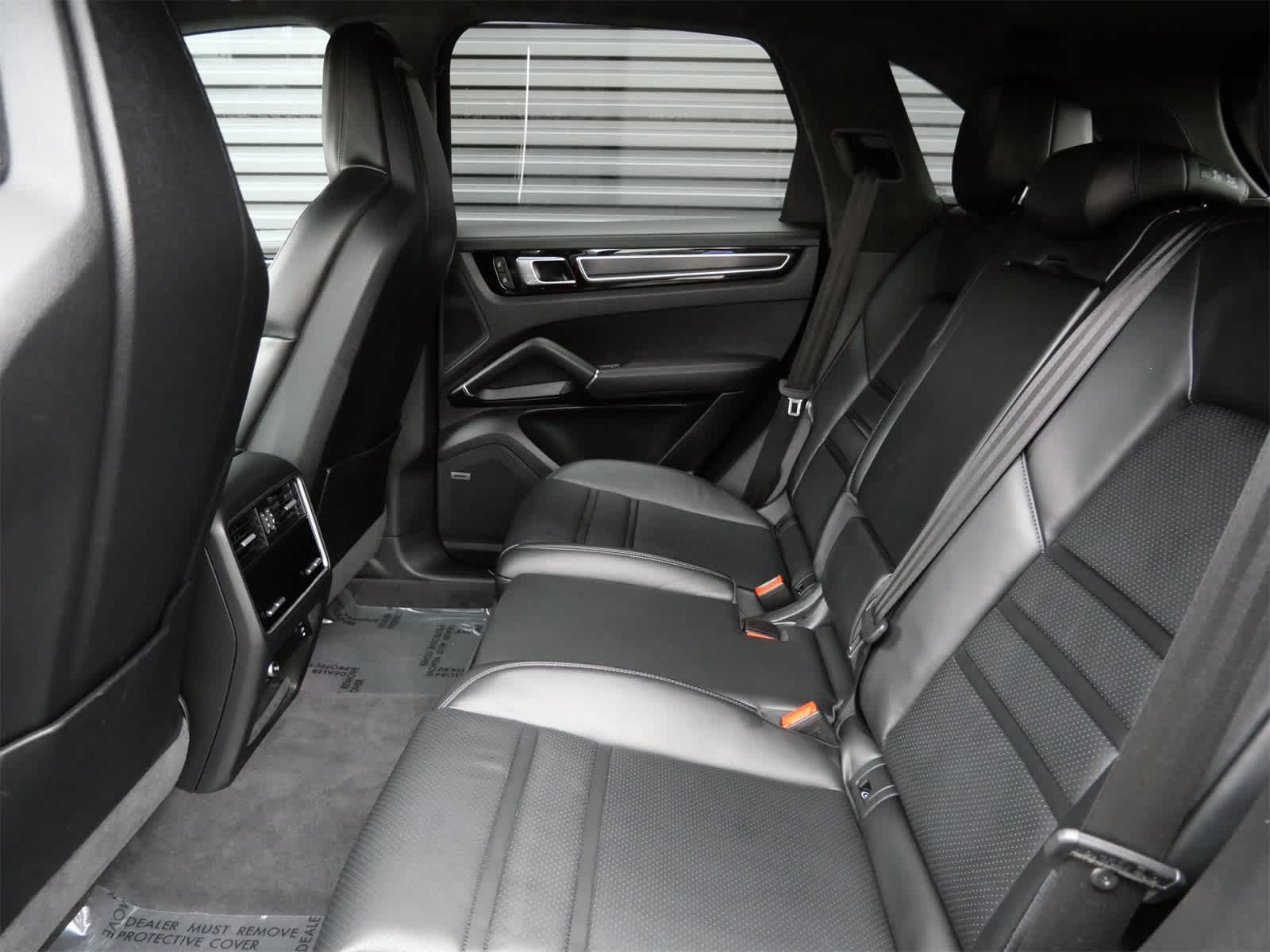 Thumbnail: 2023 Porsche Cayenne - 6