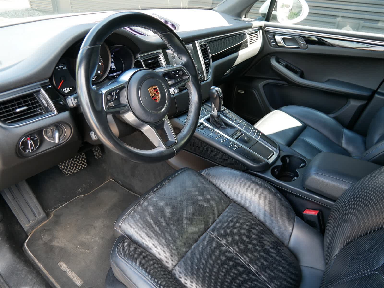Thumbnail: 2018 Porsche Macan - 4