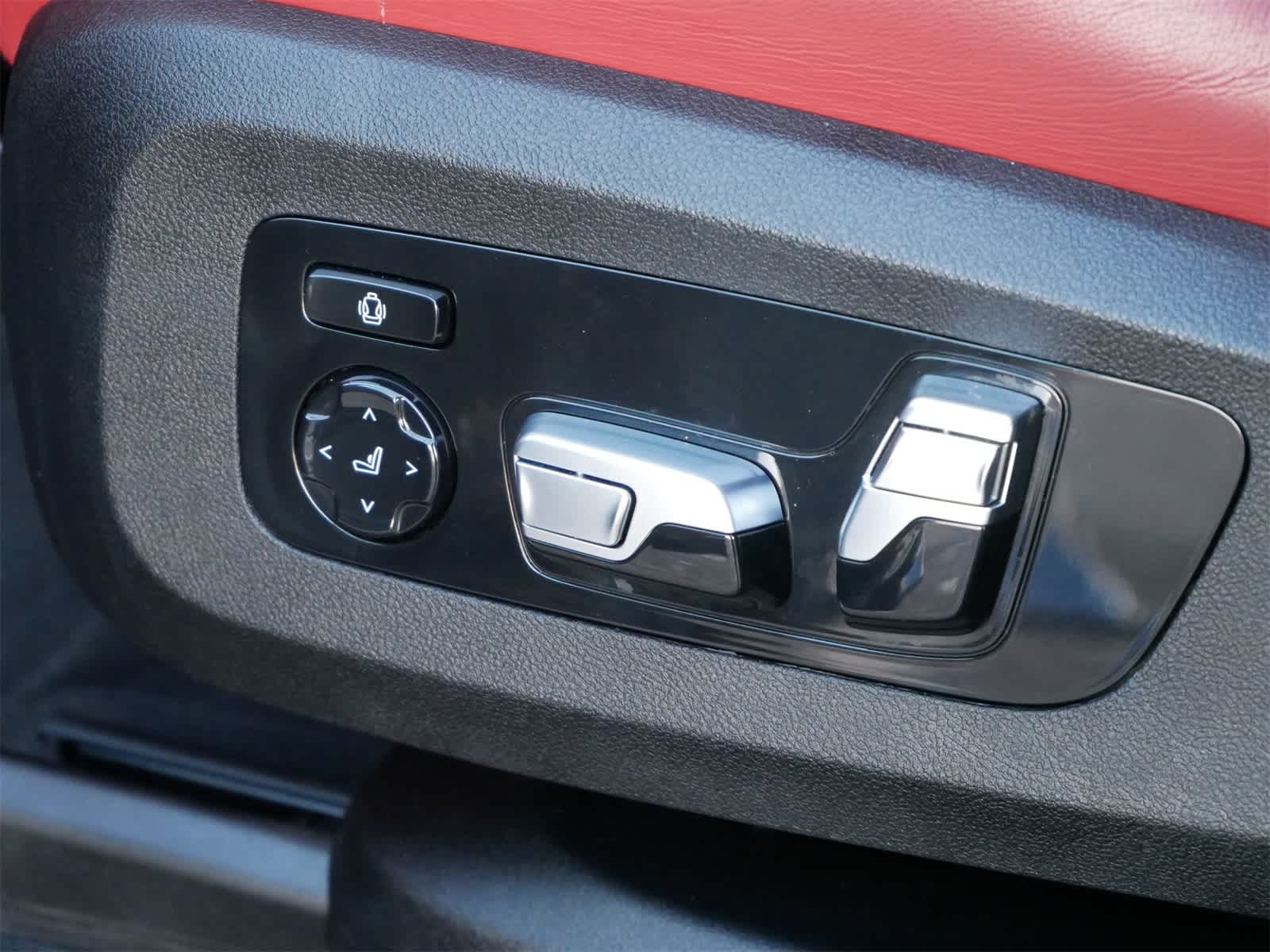 Thumbnail: 2022 BMW X6 - 10